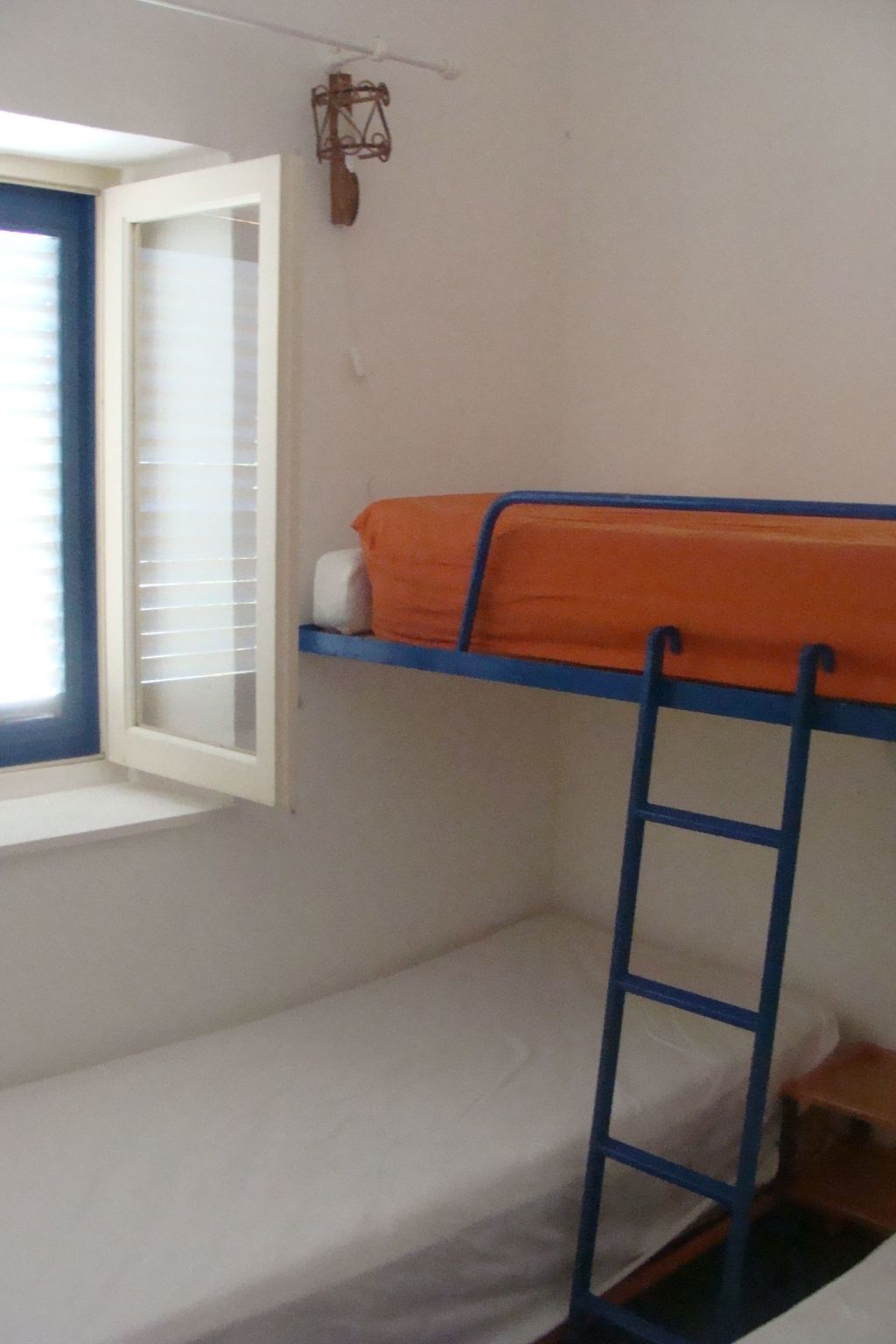 Villa Noir in Vulcanello-Image-tags.info