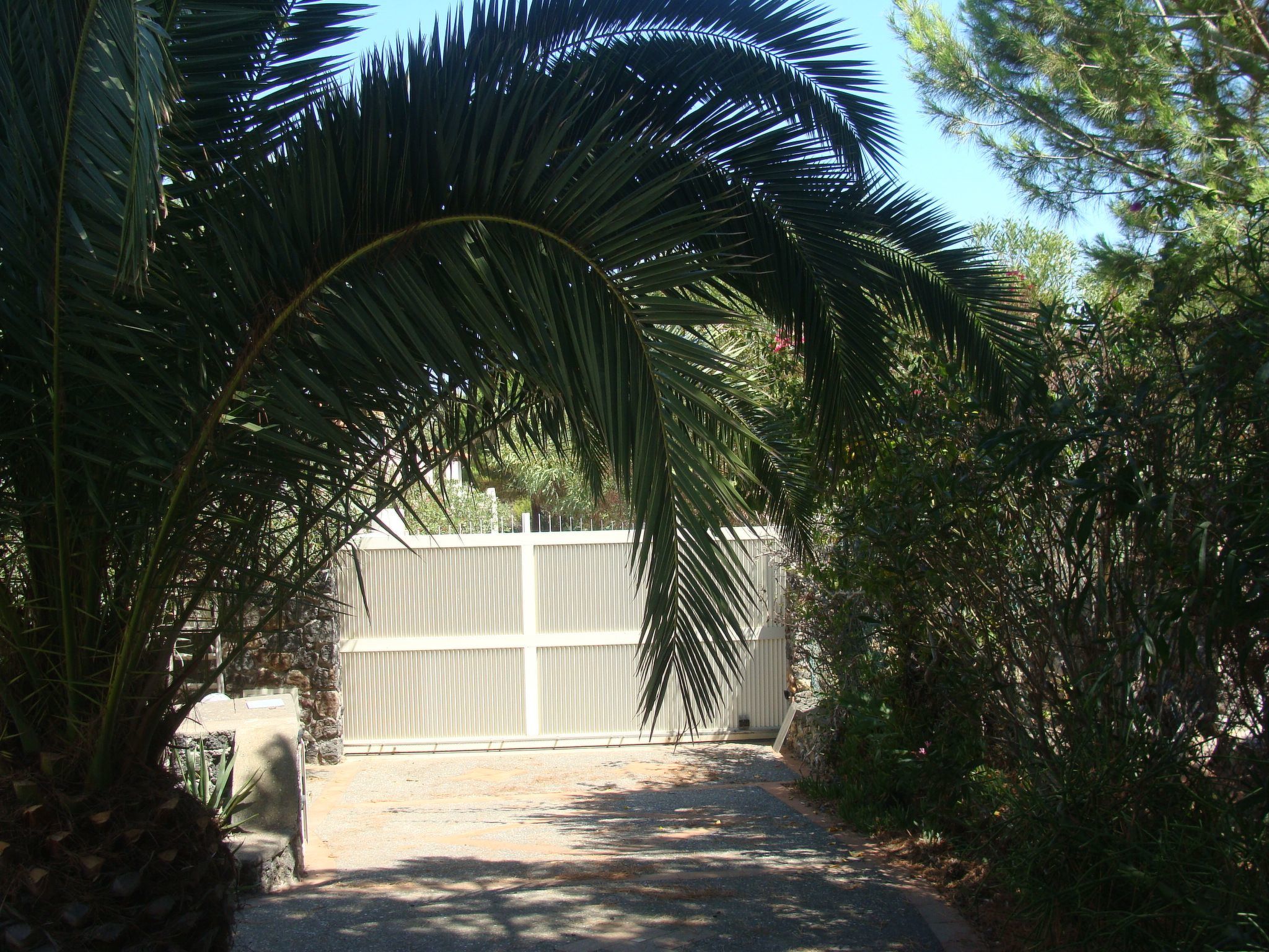 Villa Noir in Vulcanello-Image-tags.info