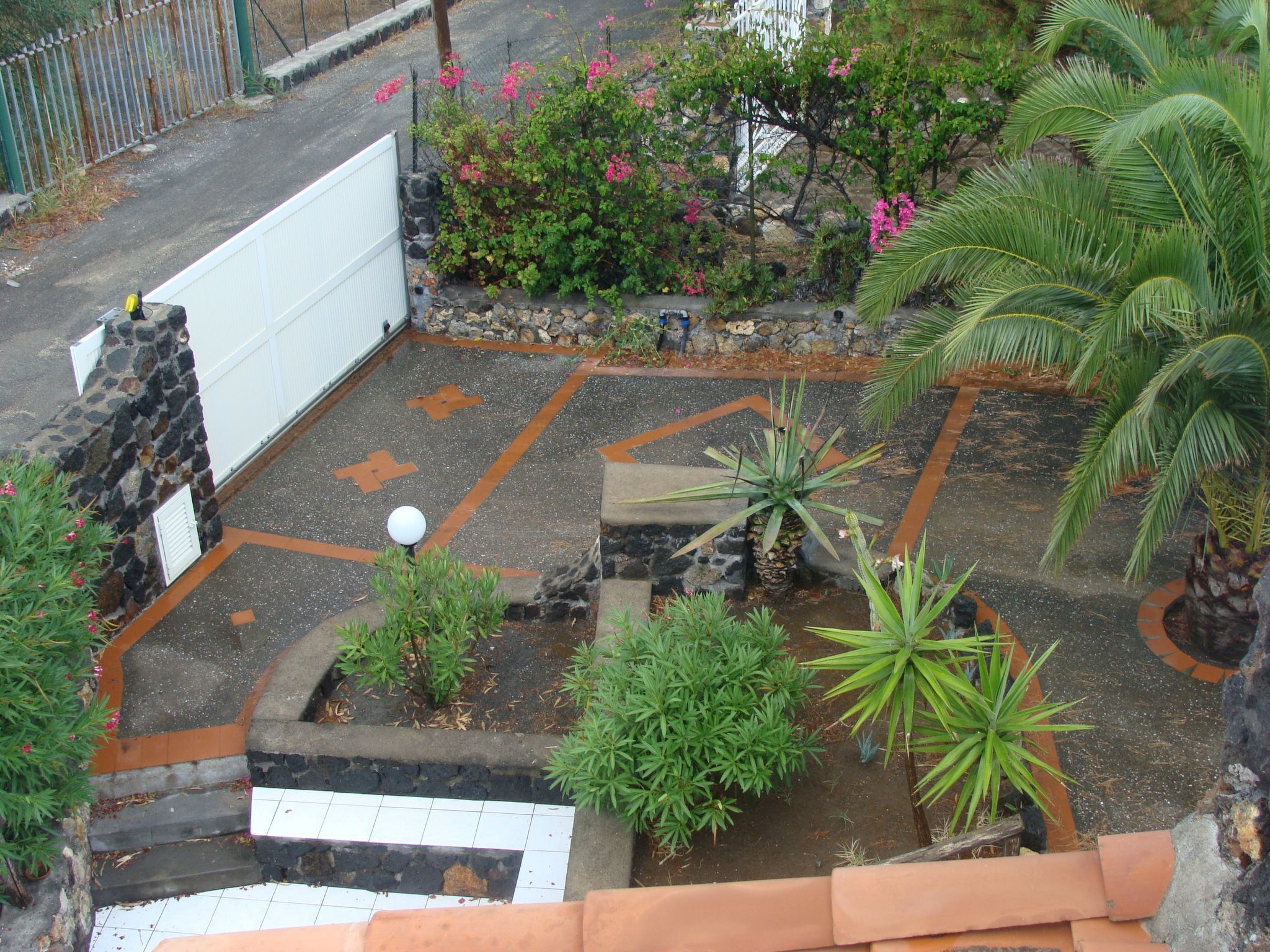 Villa Noir in Vulcanello-Image-tags.info