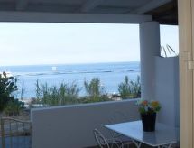 Vakantiehuis aan zee in Malfa, Salina - 100m² tuin, 40m van het water - thumbnail 1
