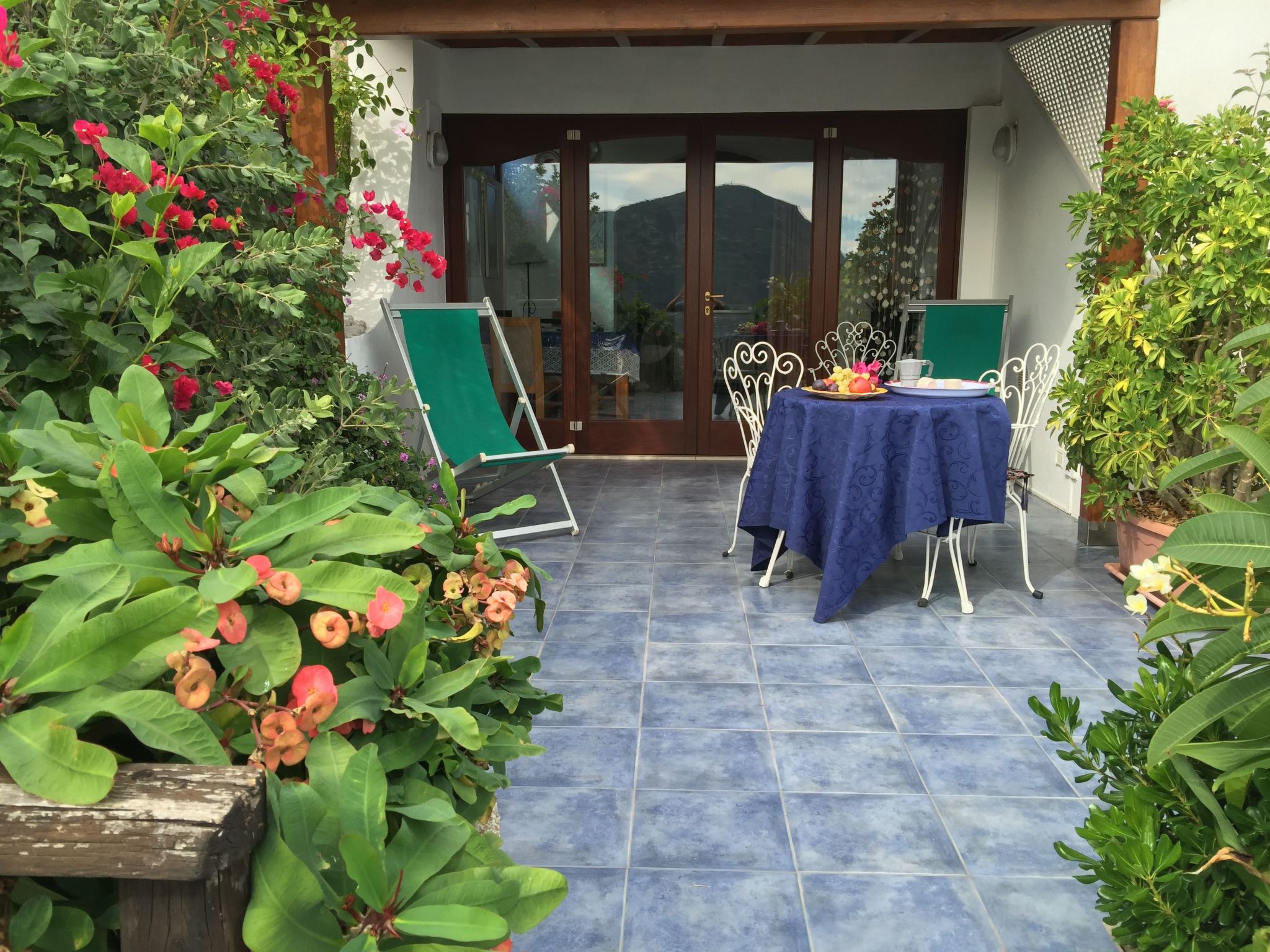 Flach D-Image-tags.info