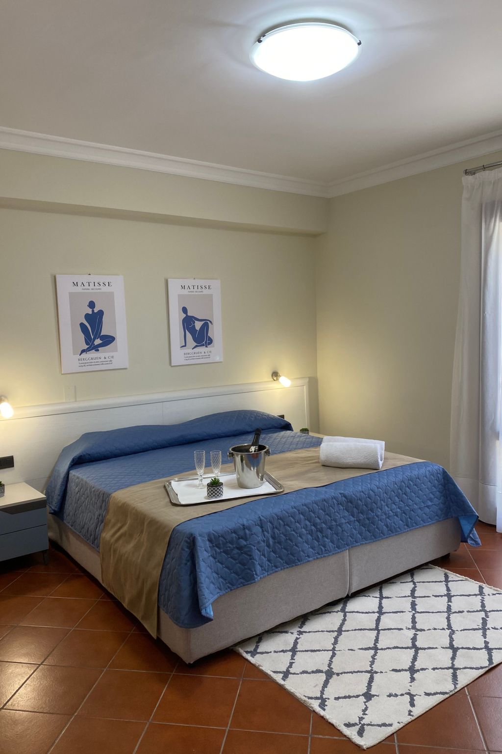 Discover the timeless charm of Realmonte by staying in one of our exclusive flats at the Scala dei Turchi Palace Suites. These residences offer the perfect blend of comfort and beauty, positioning the..