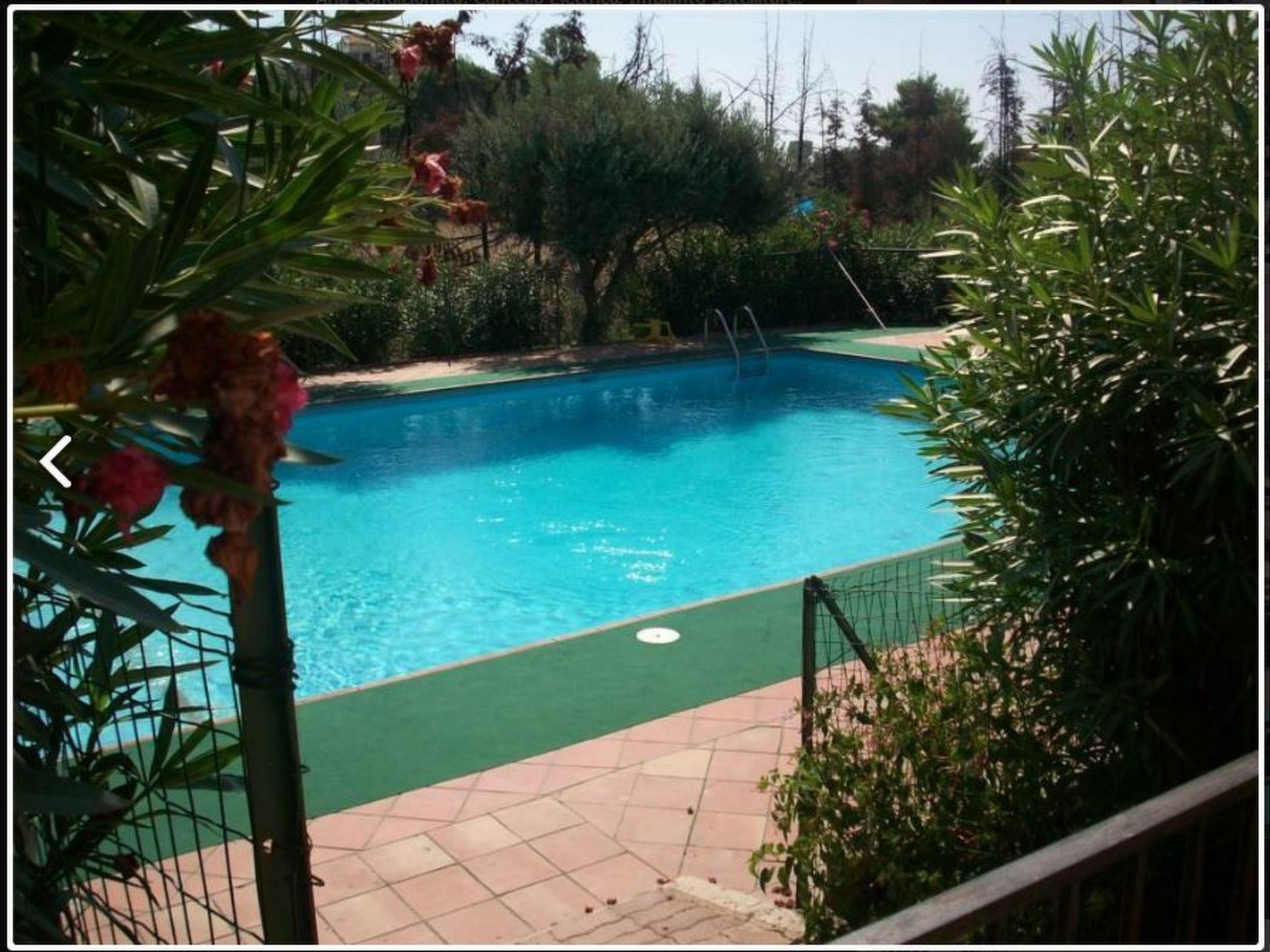 Mit Gemeinschaftspool-Inside