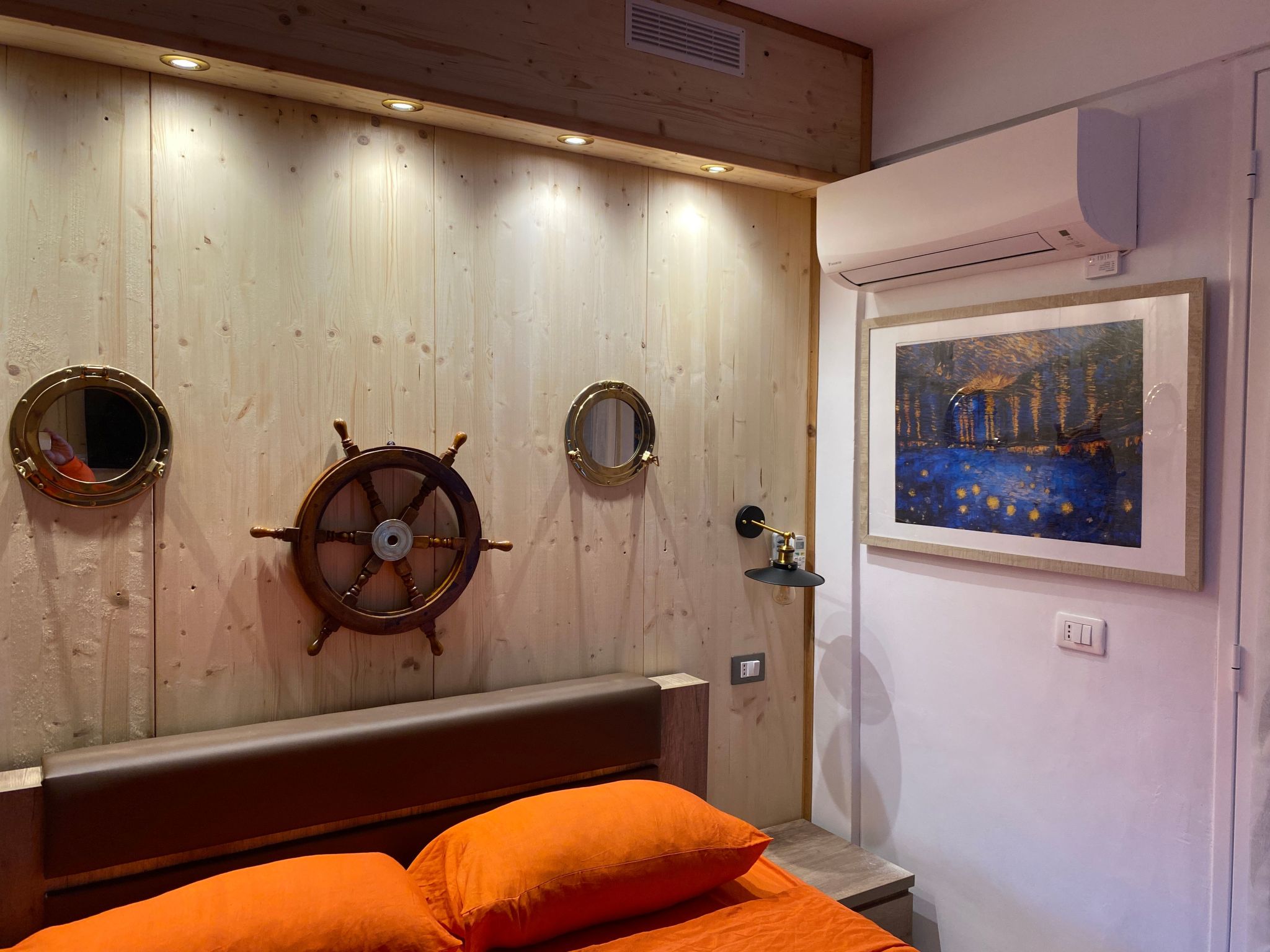 'Sail Yacht'-Inside