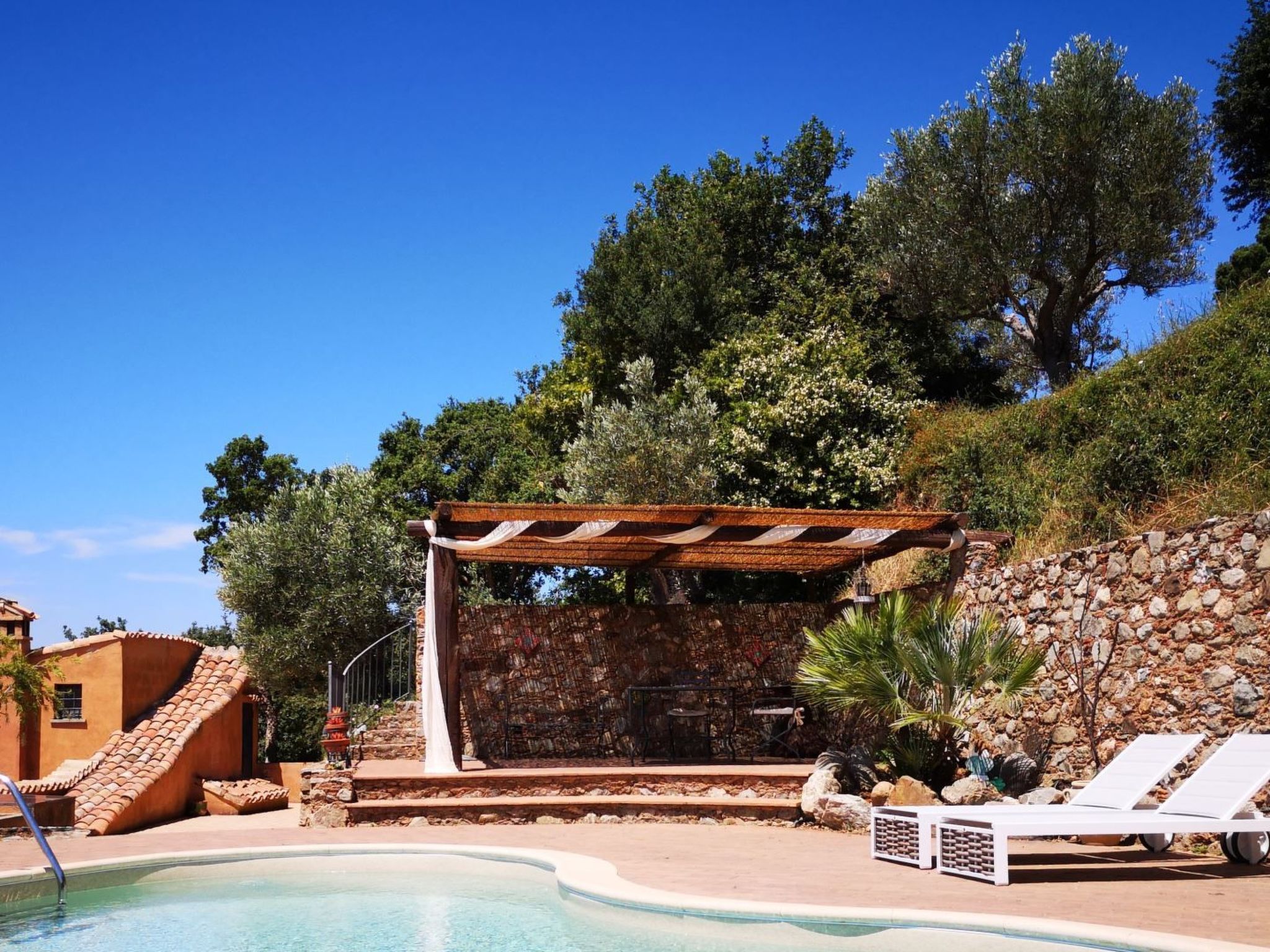 Wunderschöne Villa dei Feaci mit Pool