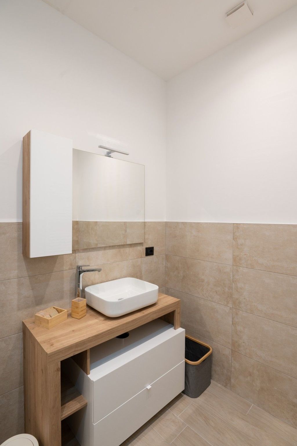 Bei Tante Gina-Dedans