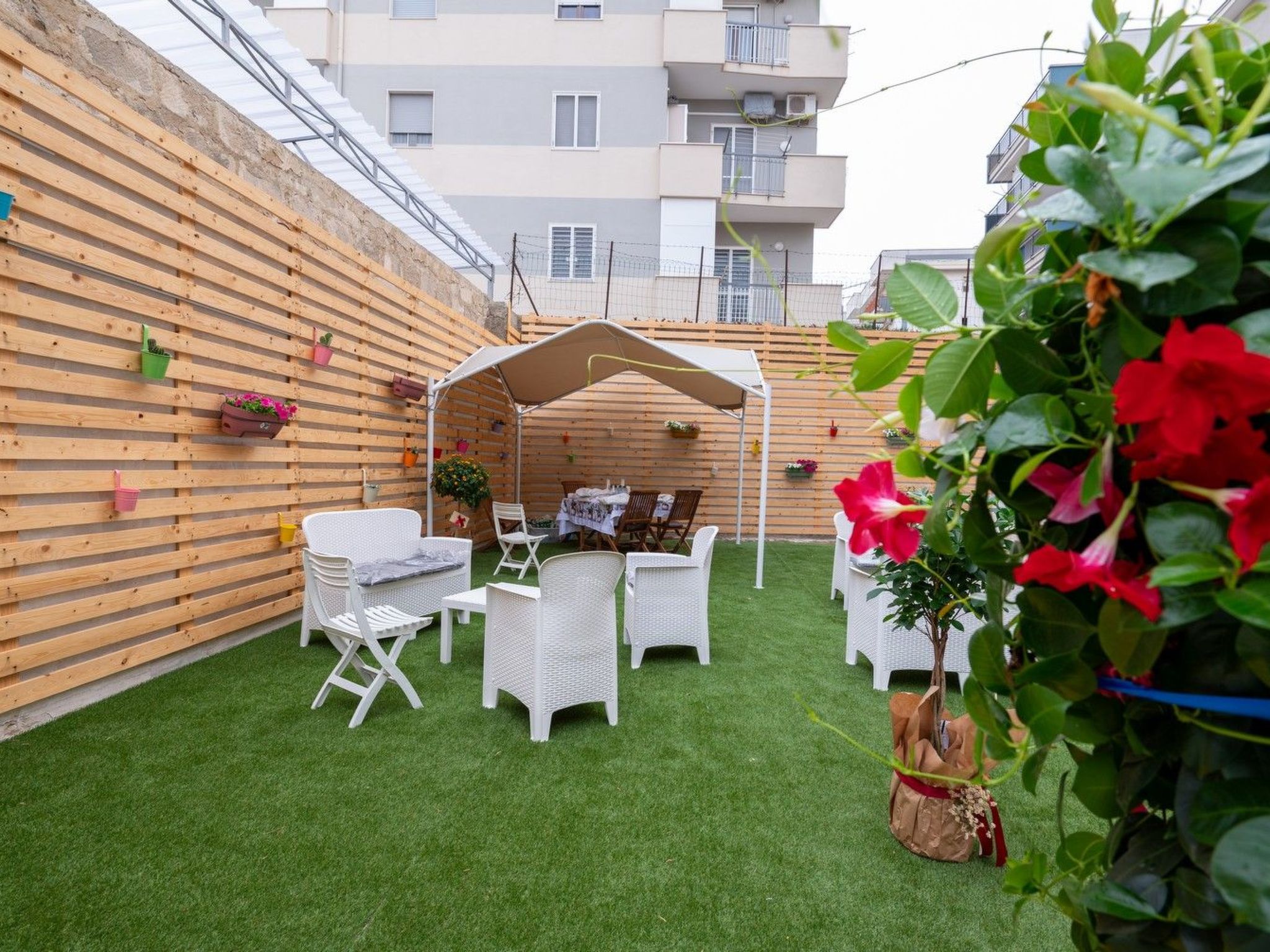 Bei Tante Gina-Dedans