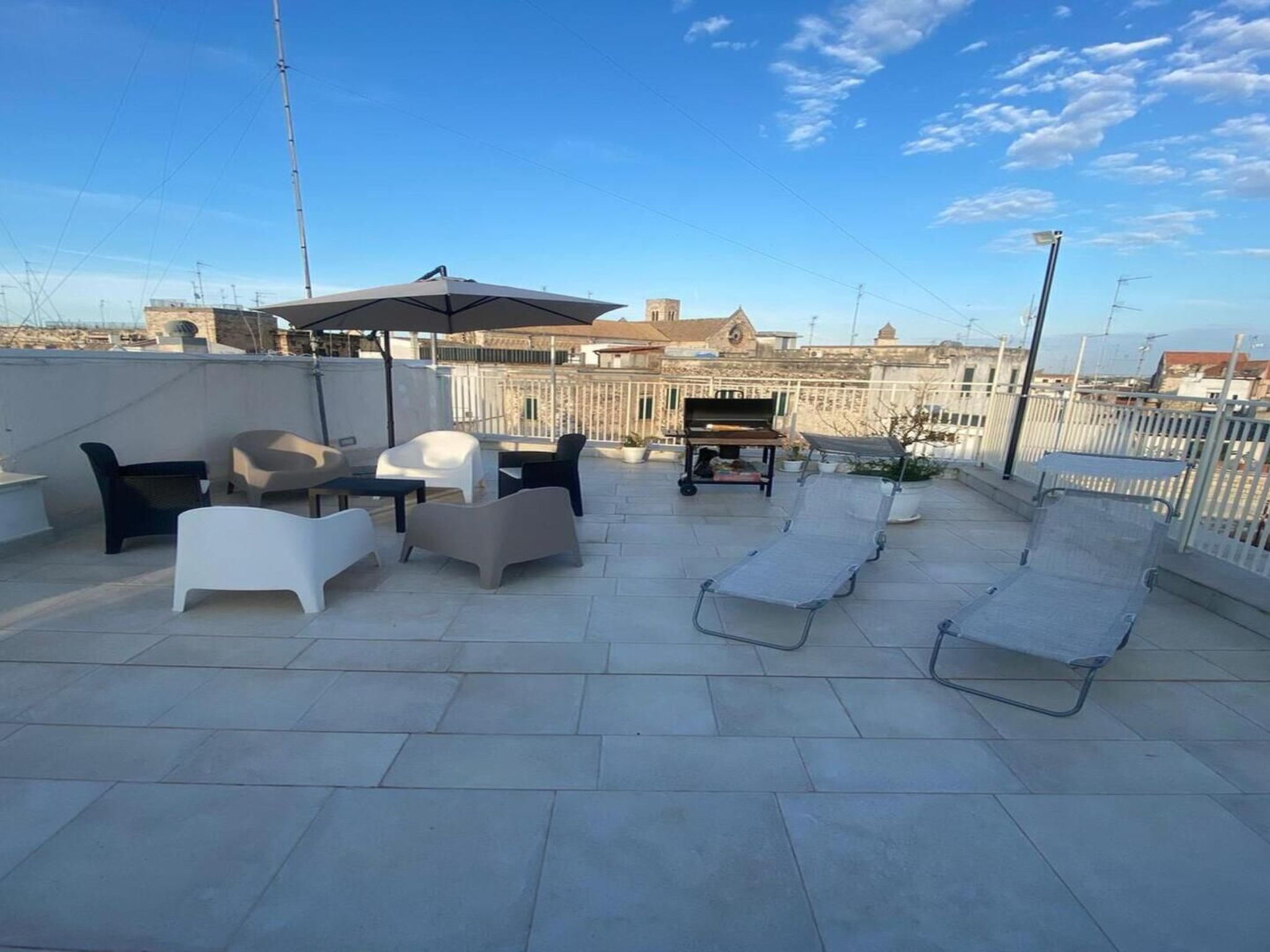 Chalet 'Weißes Haus' mit Wasserblick-Buiten