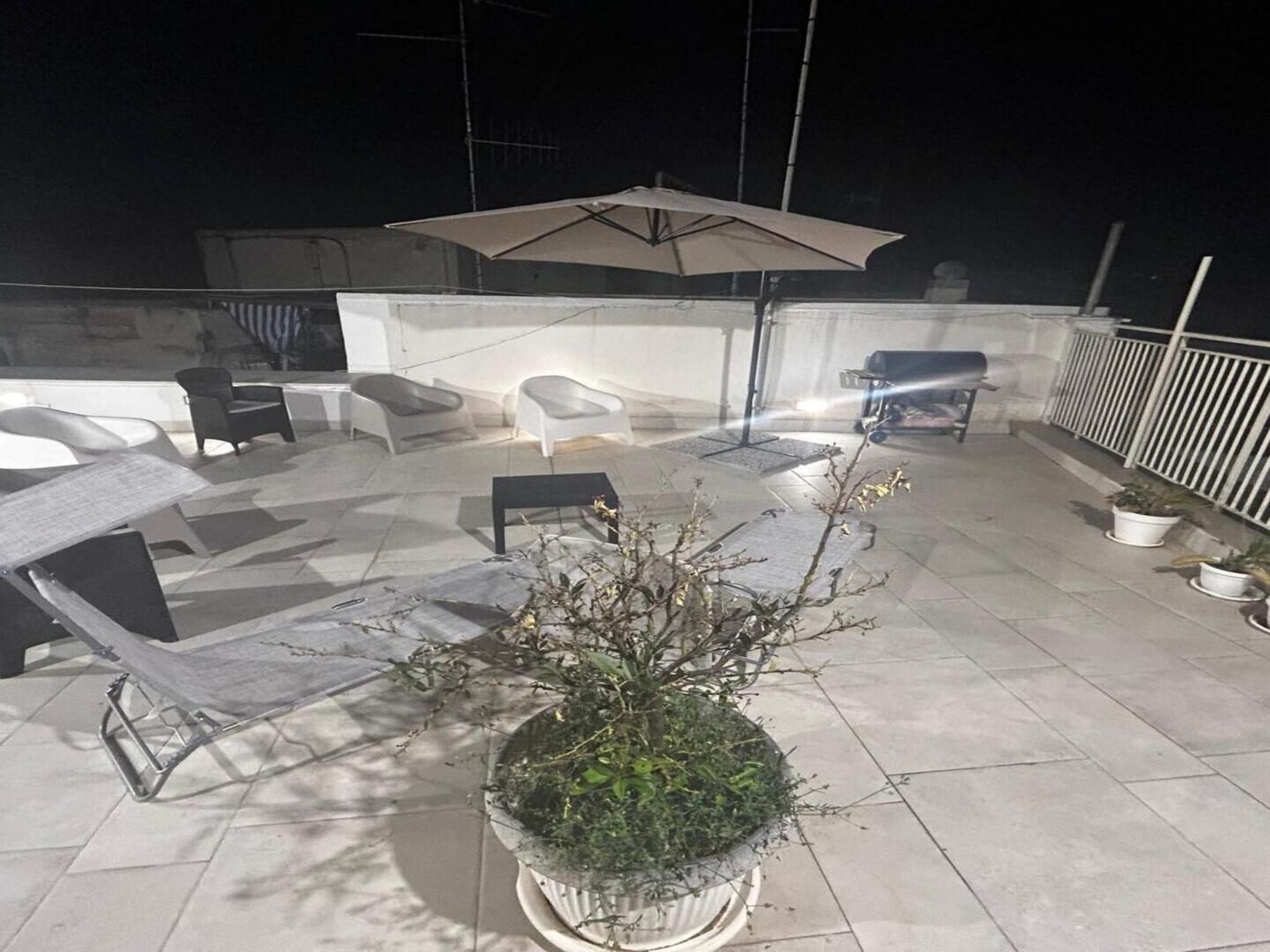 Chalet 'Weißes Haus' mit Wasserblick-Buiten