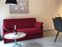 mit Terrasse