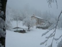 Vrijstaande woning met tuin en jacuzzi in San Gregorio nelle Alpi - thumbnail 4