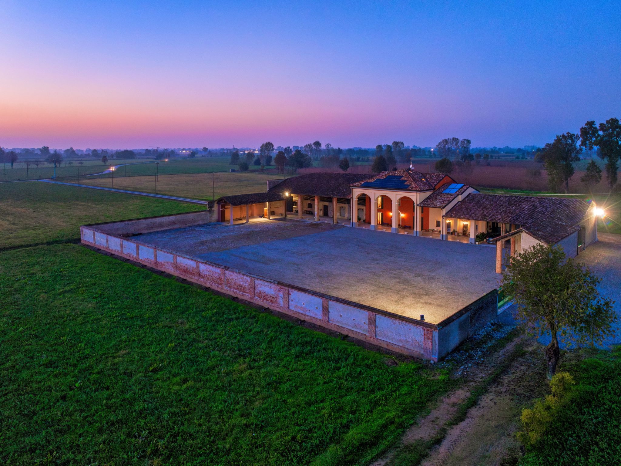 Penthouse - Doppelbett und Doppelschlafcouch-Image-tags.info