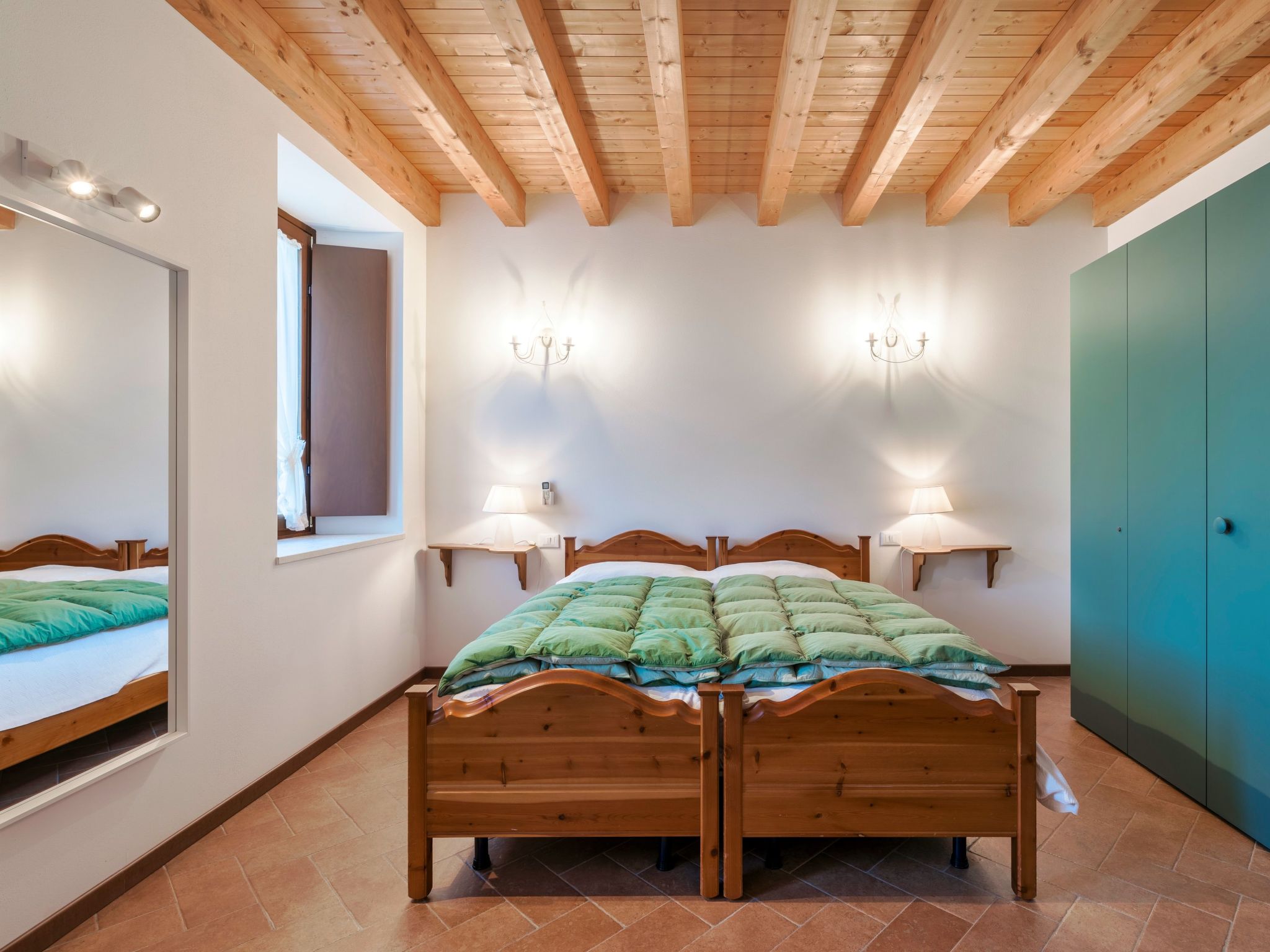 Zweizimmerwohnung mit zwei Einzelbetten und Schlafsofa-Image-tags.info