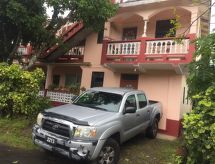 Anne's HomeStay: Ruim vakantiehuis met bergzicht in Laborie, St. Lucia - thumbnail 1