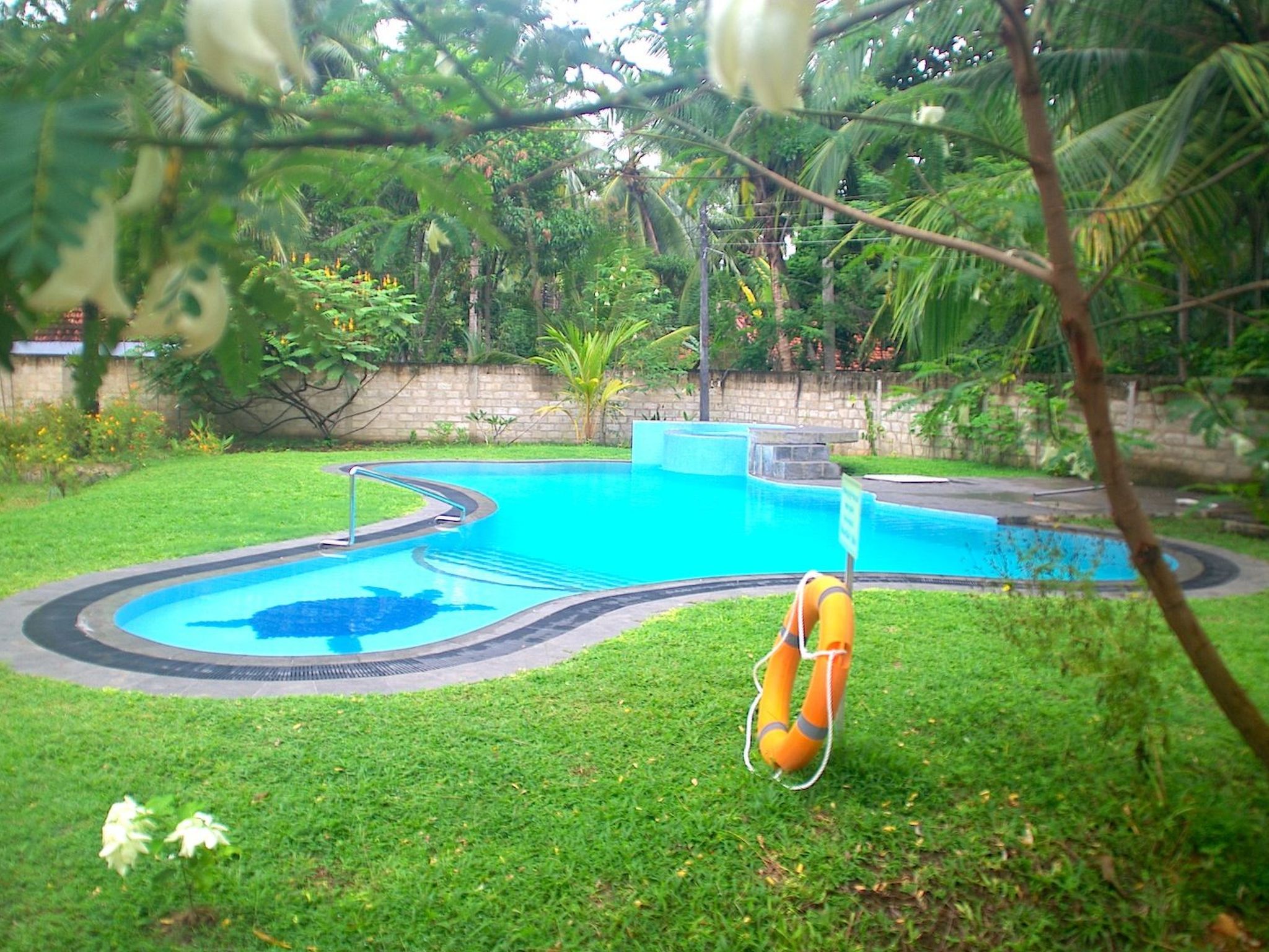 in Habaraduwa mit Eigener Terrasse — Pool Outdoor (2 of 45)