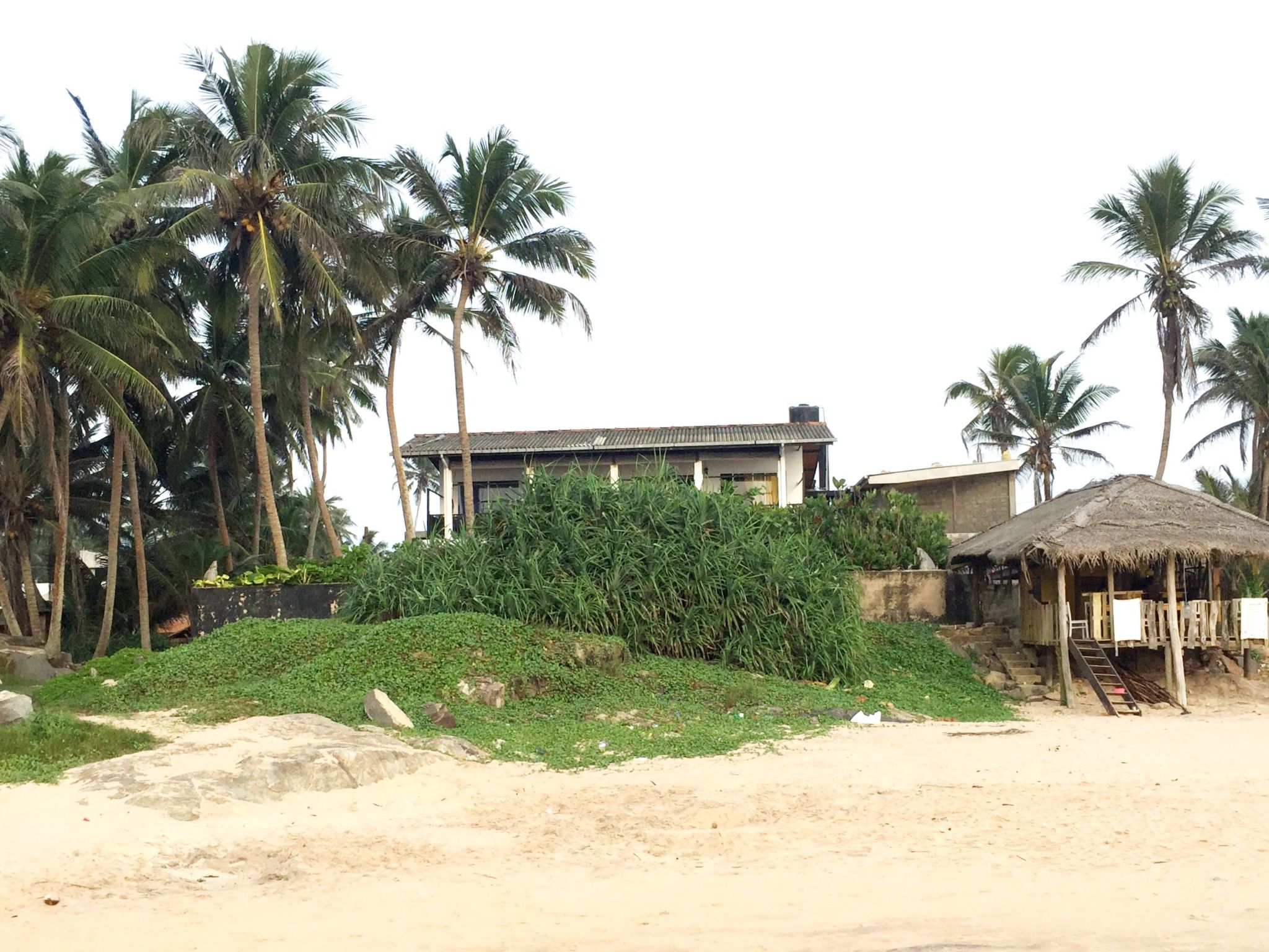 Maison Doppelhaushälfte der Villa, direkt am Strand von Hikkaduwa in Sri Lanka gelegen – Extérieur de la maison, photo 20 sur 48