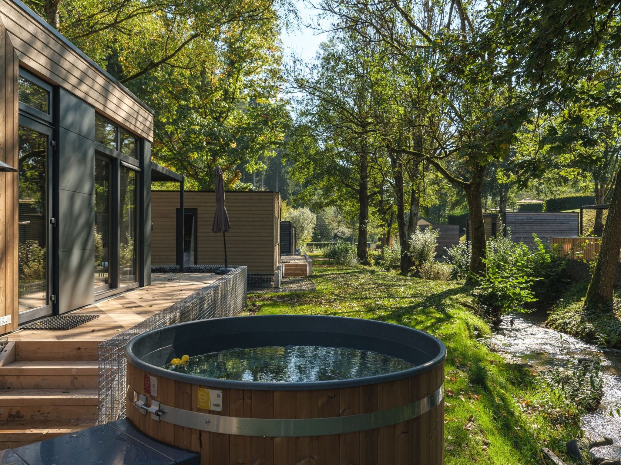 Resort Walsdorf - Mamer Lodge hottub - Buiten