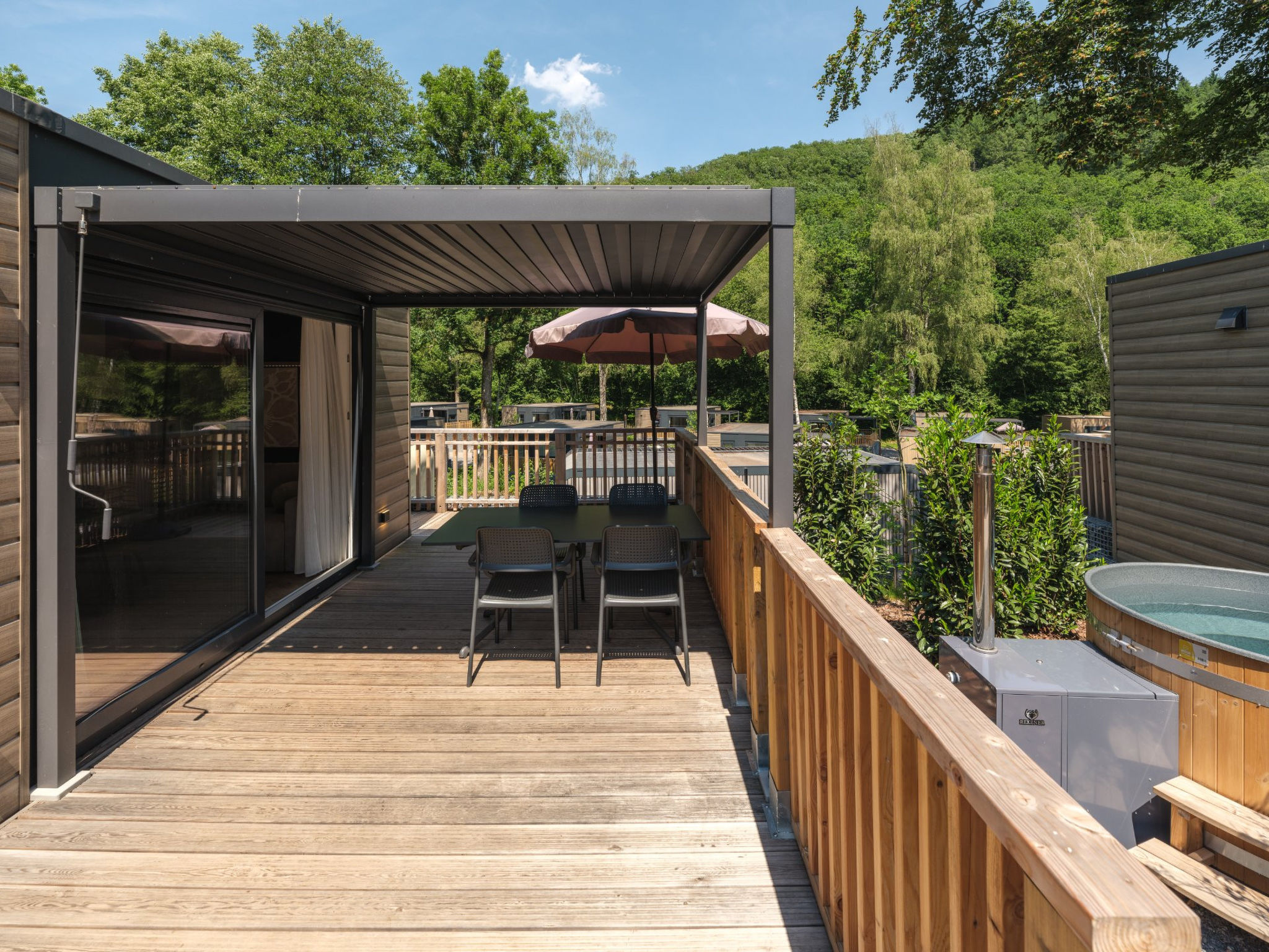 Resort Walsdorf - Sauwer Lodge hottub | 4p - Binnen