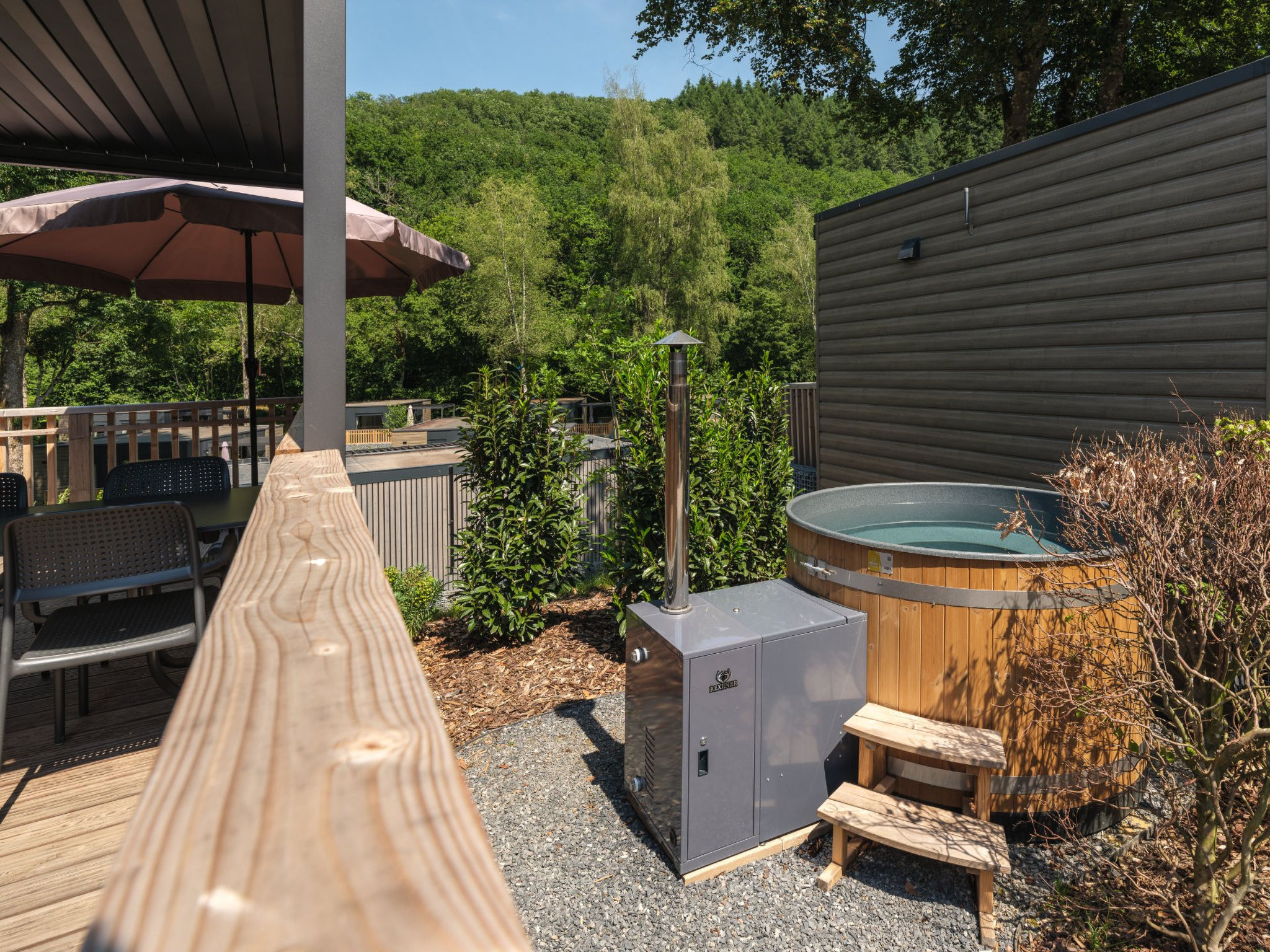 Resort Walsdorf - Sauwer Lodge hottub | 4p - Binnen