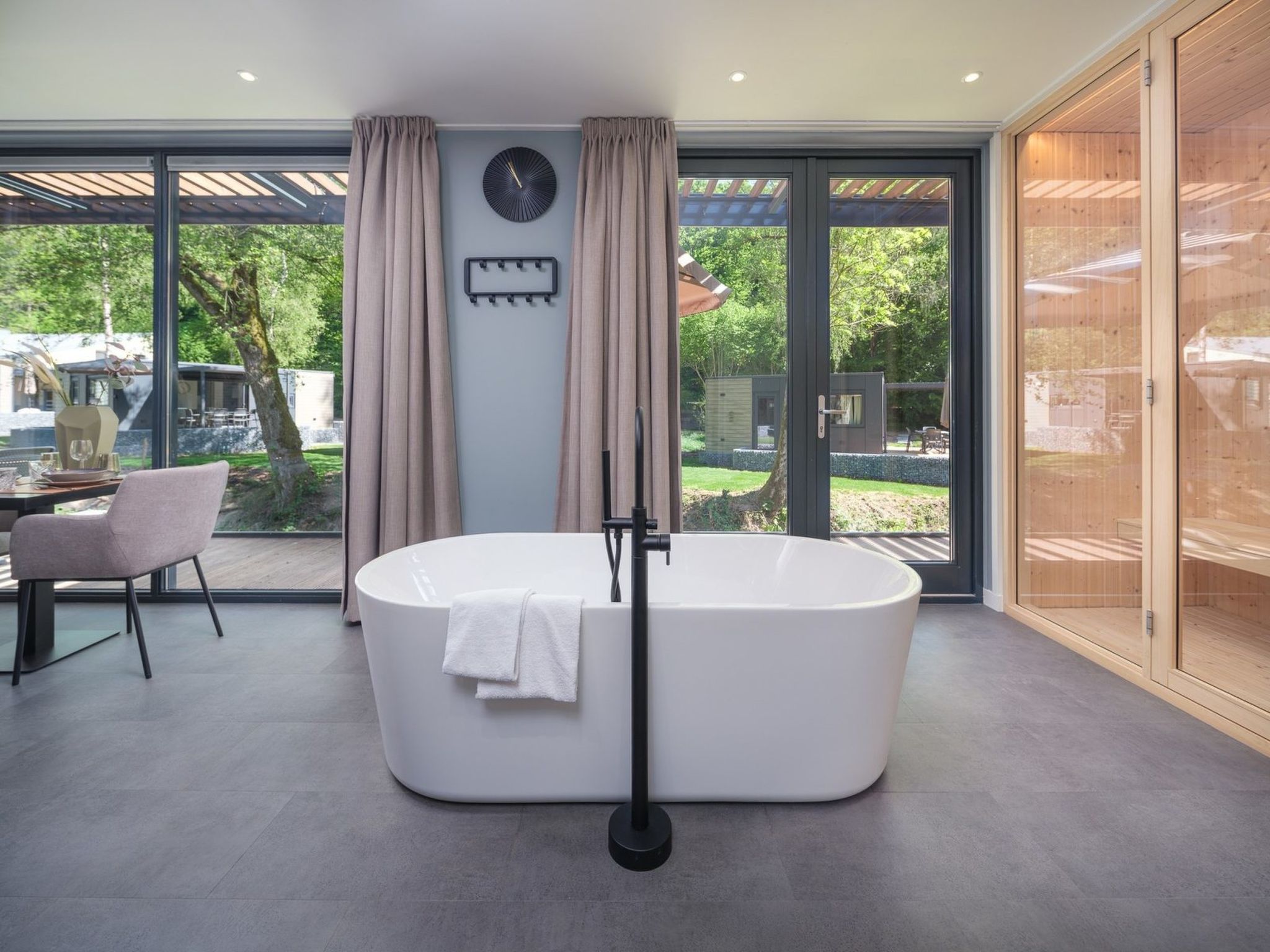 Resort Walsdorf - Wellness Lodge hottub & sauna - Outside