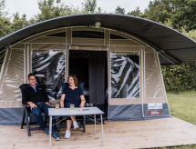 Ruime Lodge-tent aan de Sûre in Diekirch met zwembad - thumbnail 1