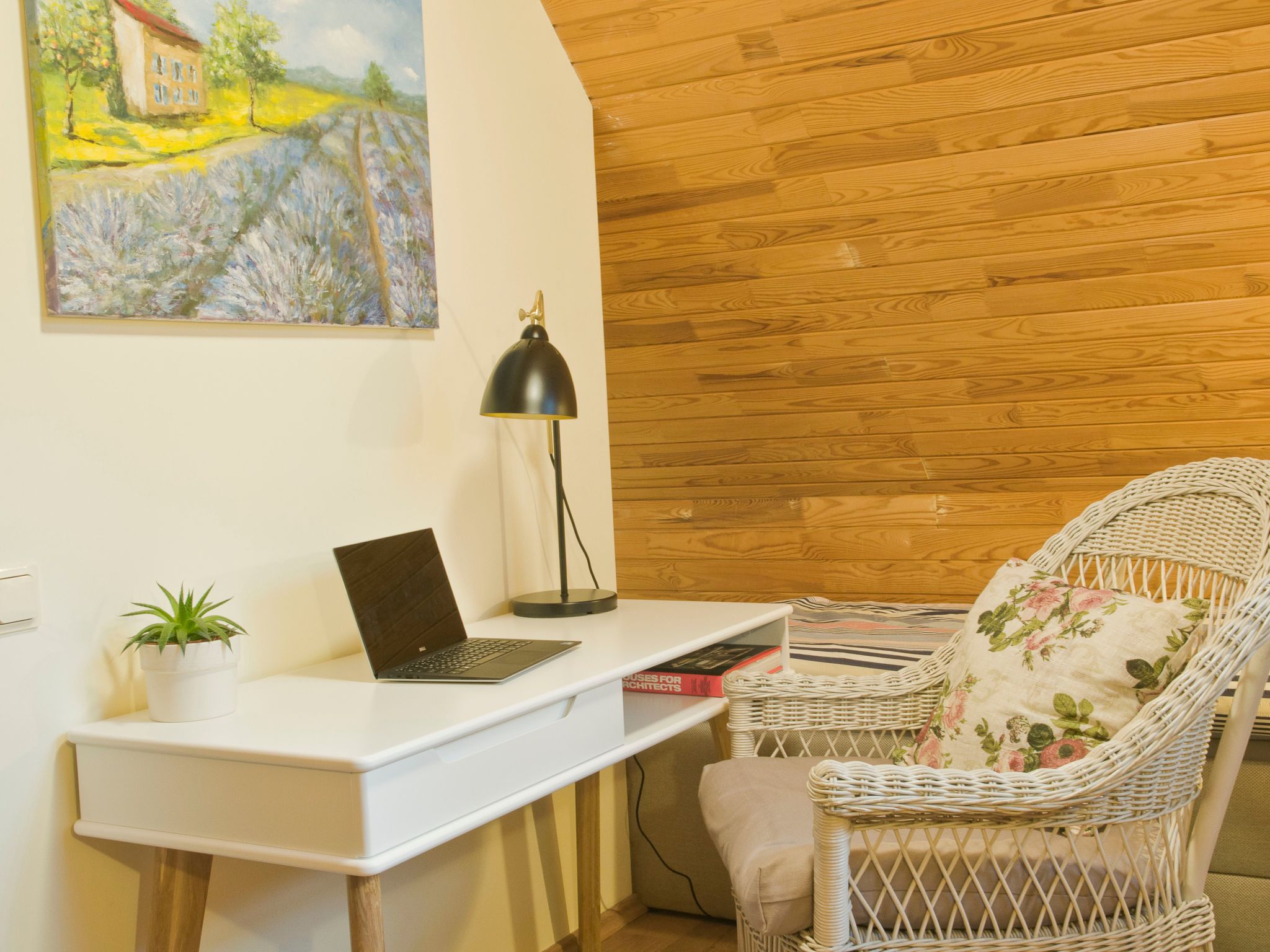 Mit eigenem Parkplatz-Inside