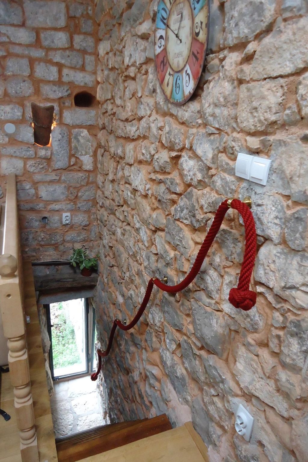 Tici Lustica-Image-tags.info