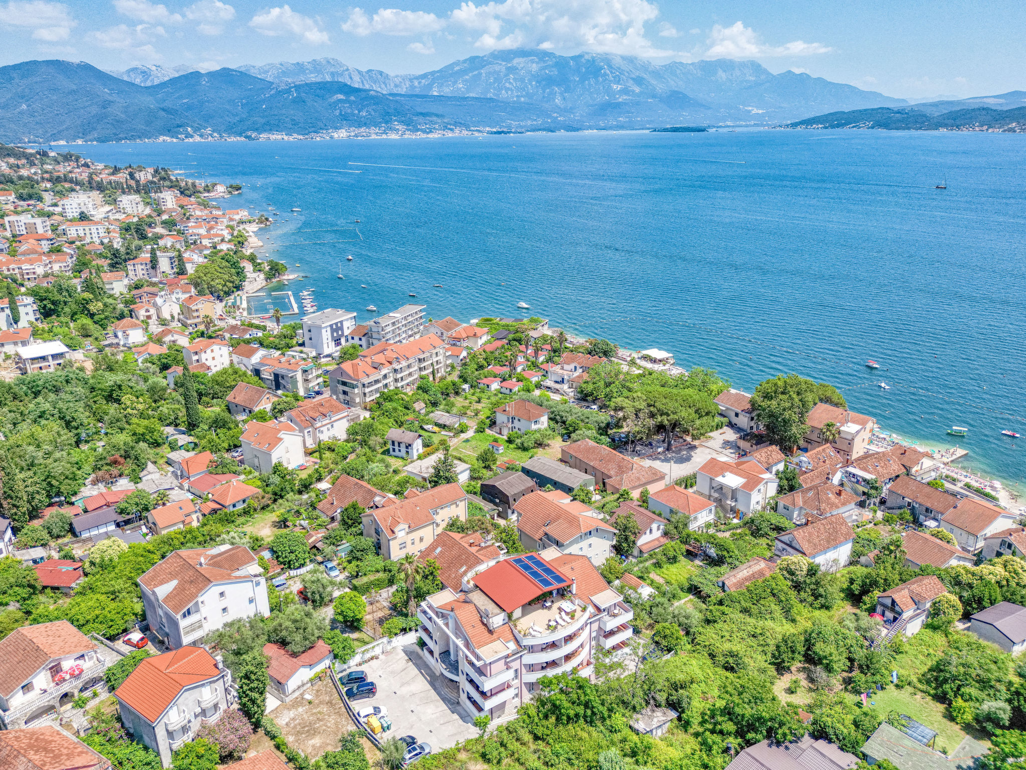 Wohnung "Lux" mit Meerblick - Buiten