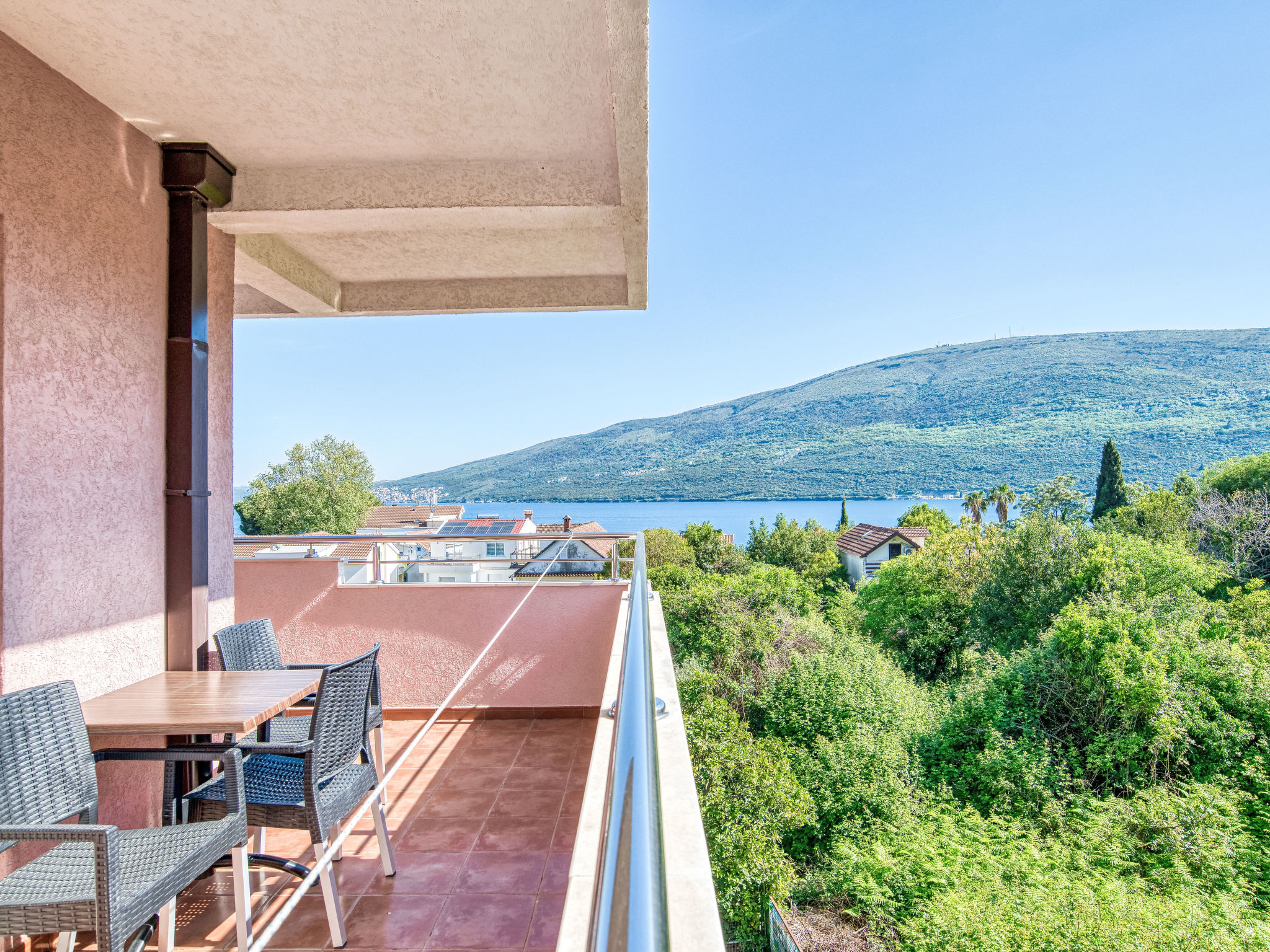 Wohnung "Lux" mit Meerblick - Buiten
