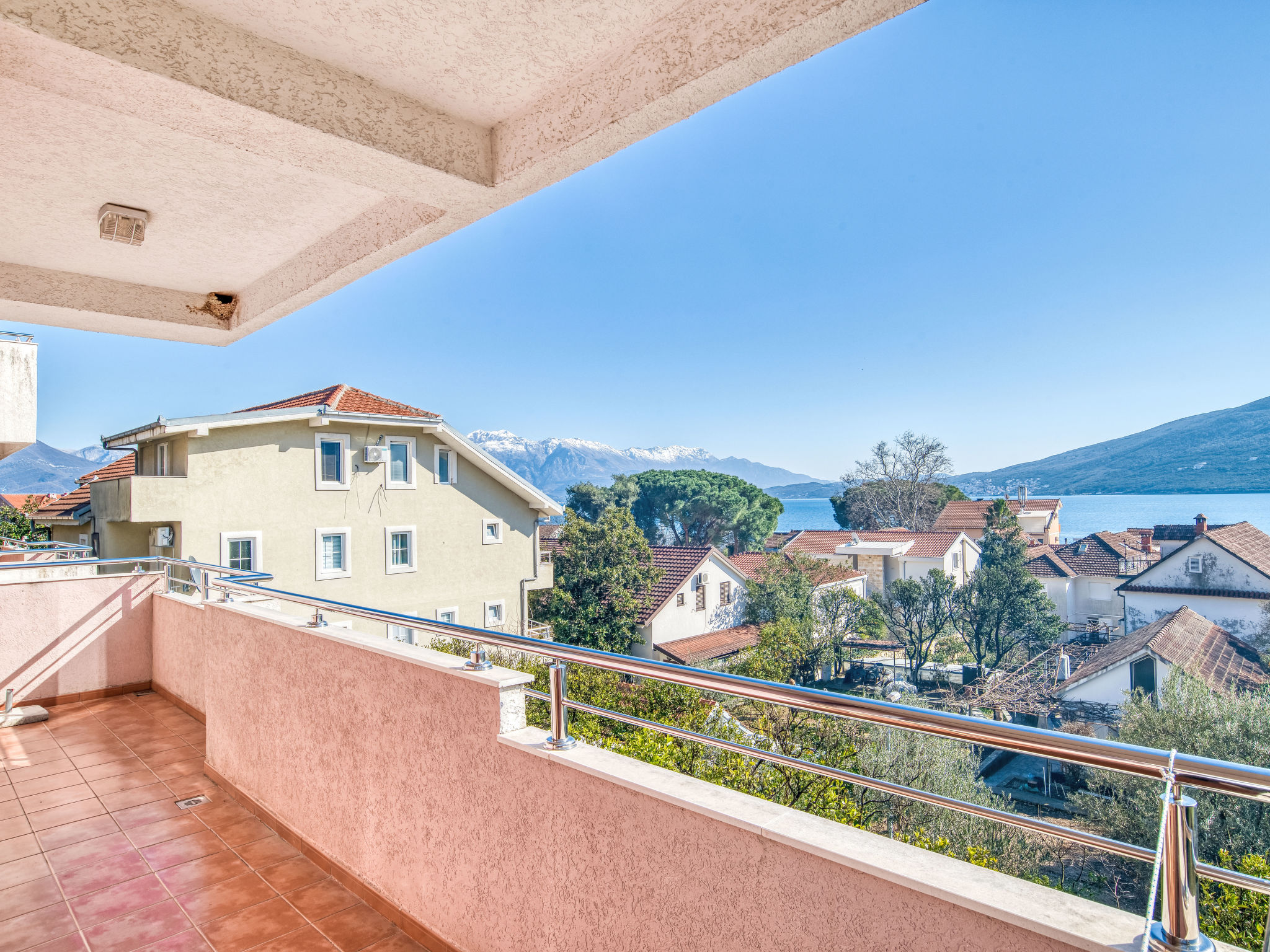 Wohnung "Lux" mit Meerblick - Buiten