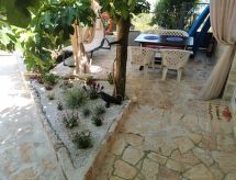 Knus appartement met whirlpool en tuin, 100m van zee in Utjeha - thumbnail 4