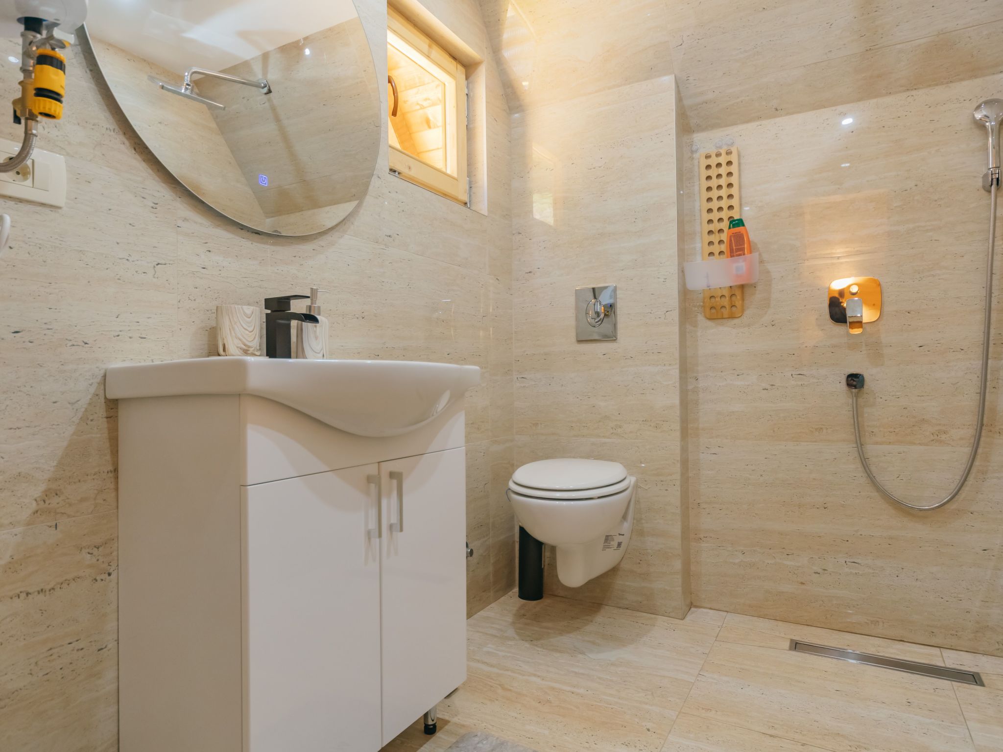 Luxueus vrijstaand huis in Andrijevica met weids bergzicht - foto 35