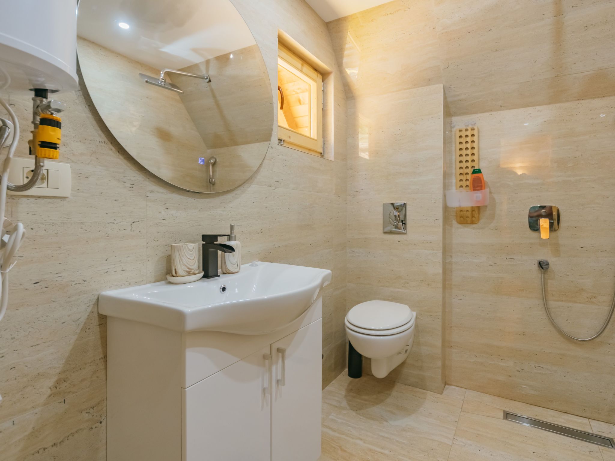 Luxueus vrijstaand huis in Andrijevica met weids bergzicht - foto 36