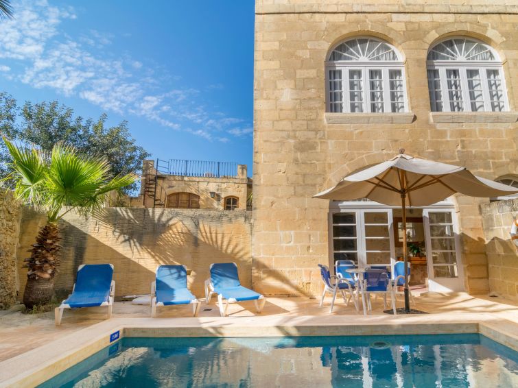Villas to rent in Malta details