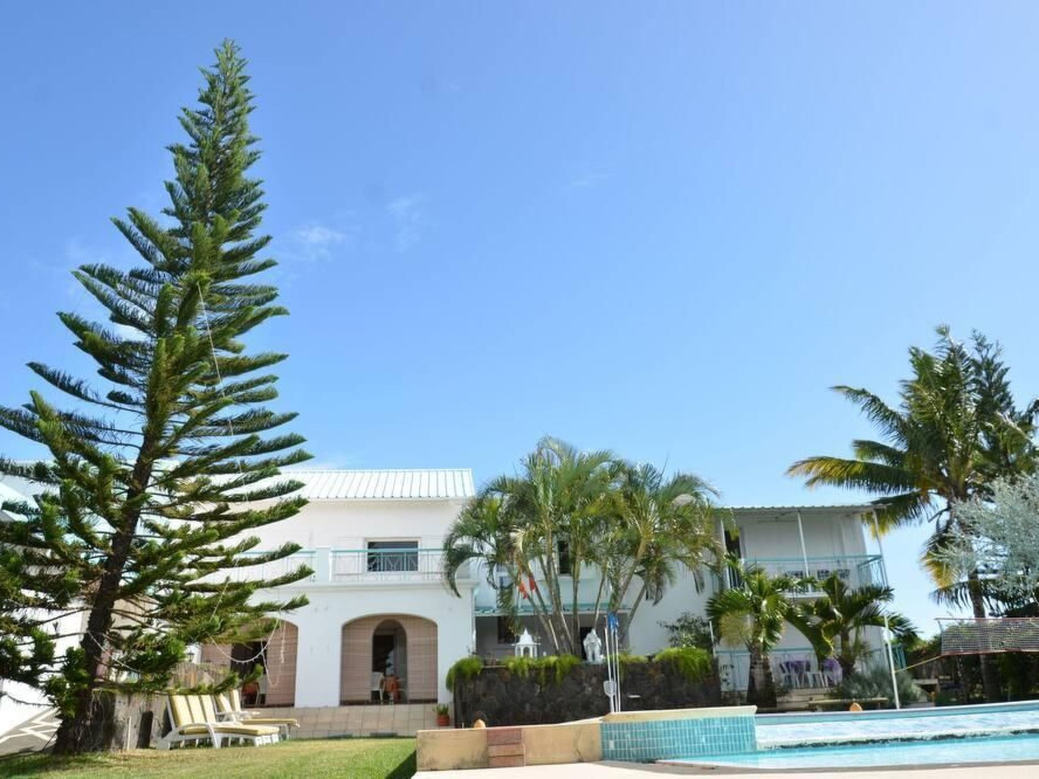 Photo of "Villa Radani" Pool und Garten