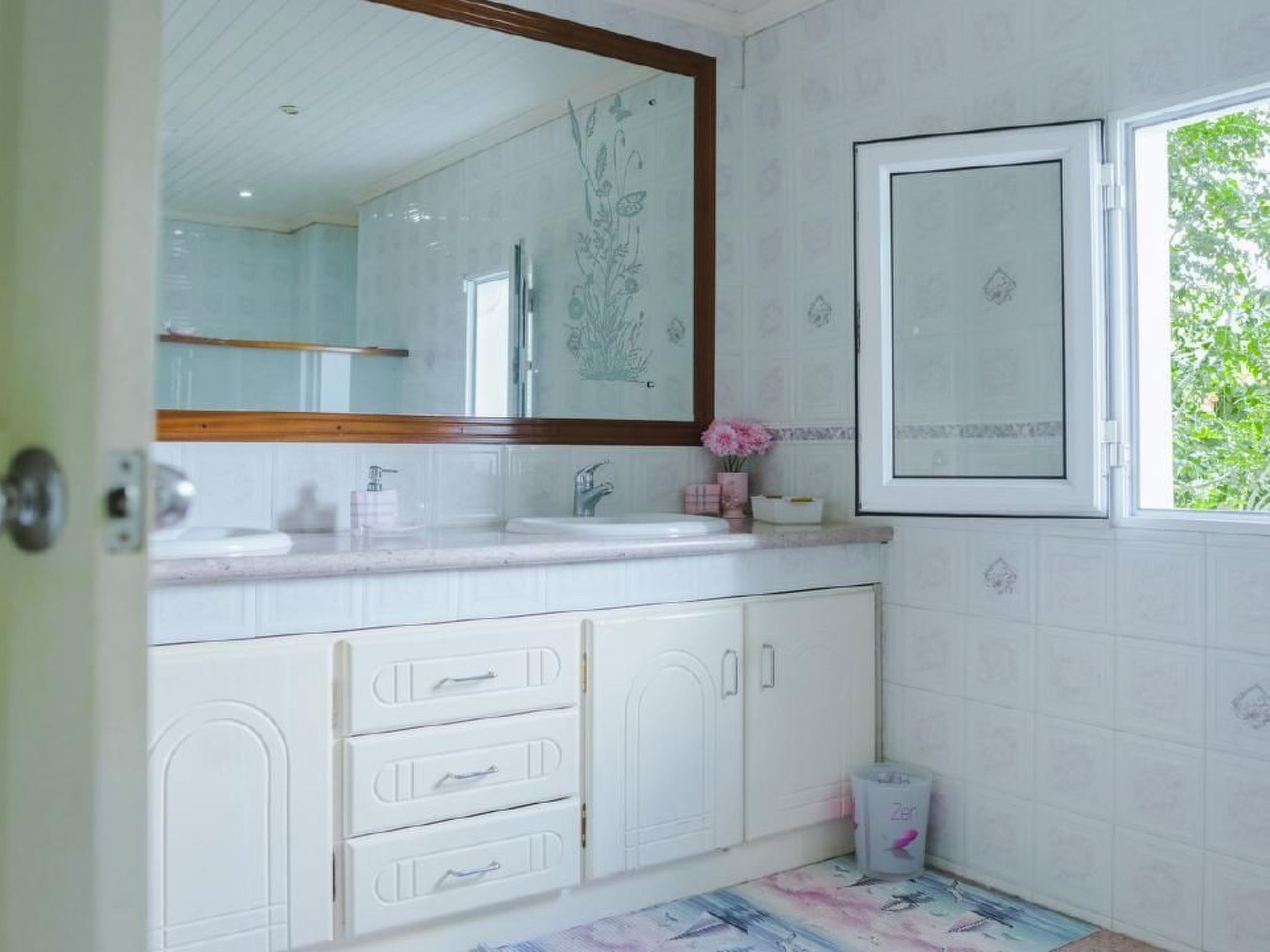 Photo of "Villa Radani" Pool und Garten