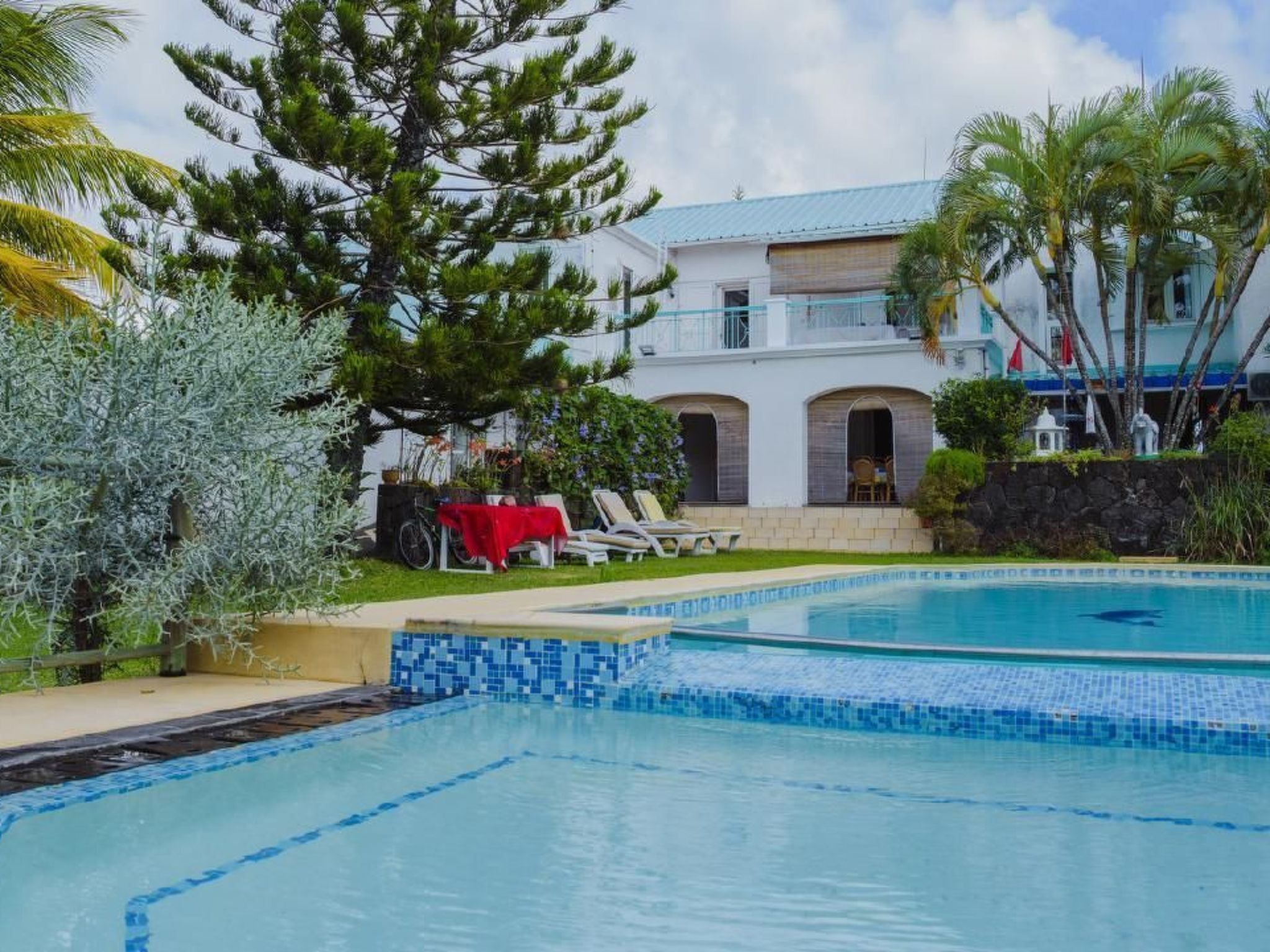 Photo of "Villa Radani" Pool und Garten