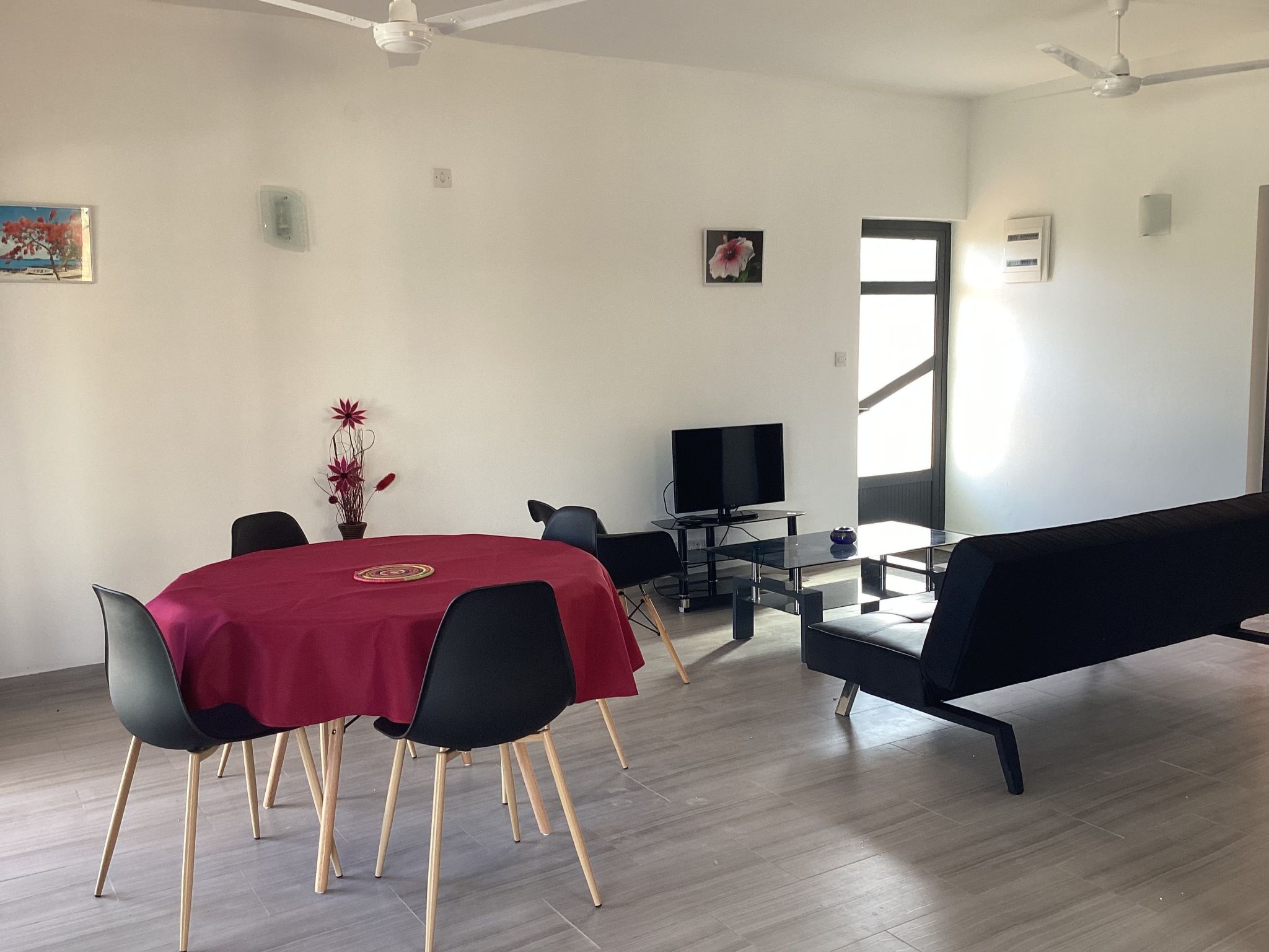 Photo of Unterkunft namens Safran mit 2 Schlafzimmern und Pool