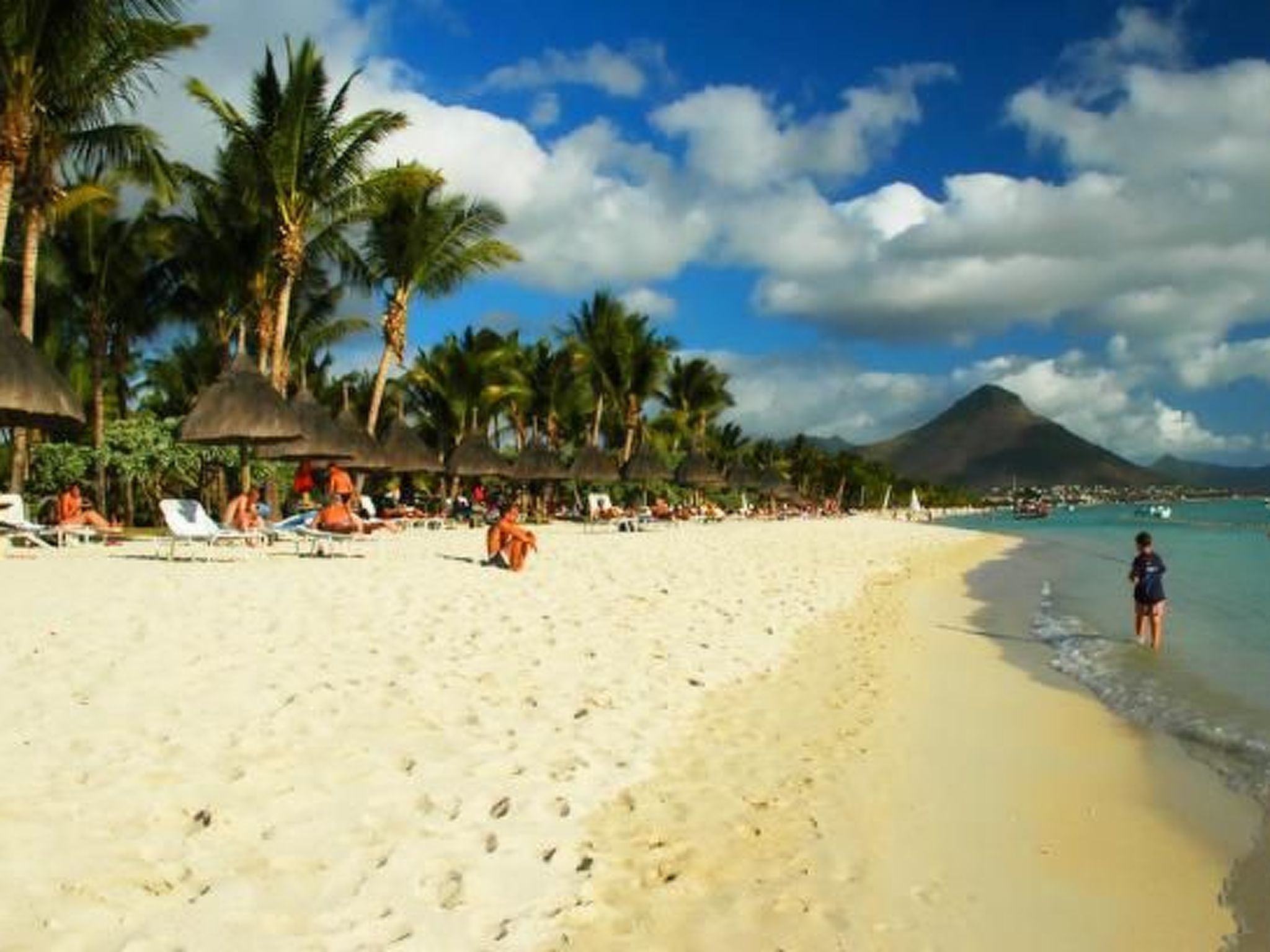 Photo of mit mehreren Balkonen und Terrasse