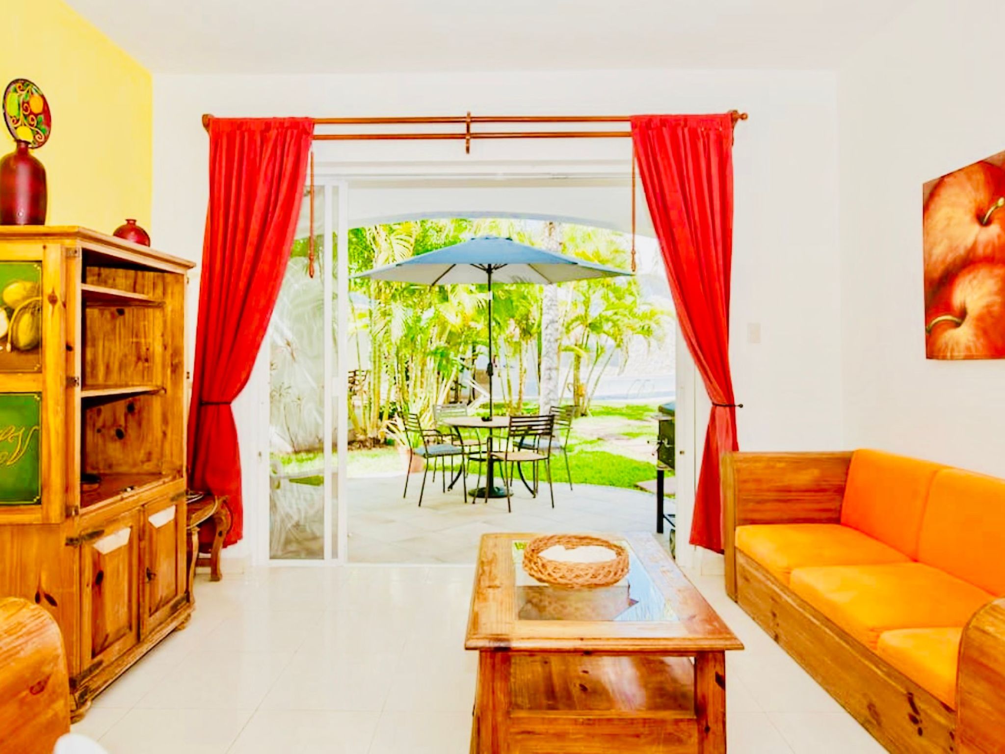 Splendid Villa with Pool Playacar Step 2 Getting there is really easy: 1.Ado, the Line Bus leaving every 30 minutes from Cancun Airport to the terminus directly on the very famous 5th Avenue. Journey ..