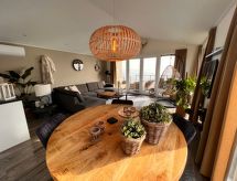 Vrijstaande bungalow aan het Markermeer met airco en speeltuin - thumbnail 3