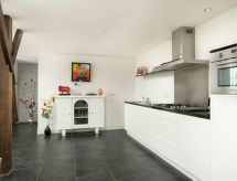 Markermeerlogies: Vrijstaad woning aan water met golfbaan en tuin - thumbnail 3