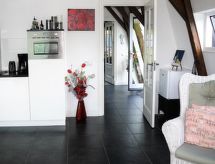 Markermeerlogies: Vrijstaad woning aan water met golfbaan en tuin - thumbnail 4
