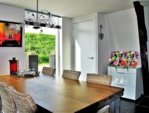 Markermeerlogies: Vrijstaad woning aan water met golfbaan en tuin - thumbnail 6