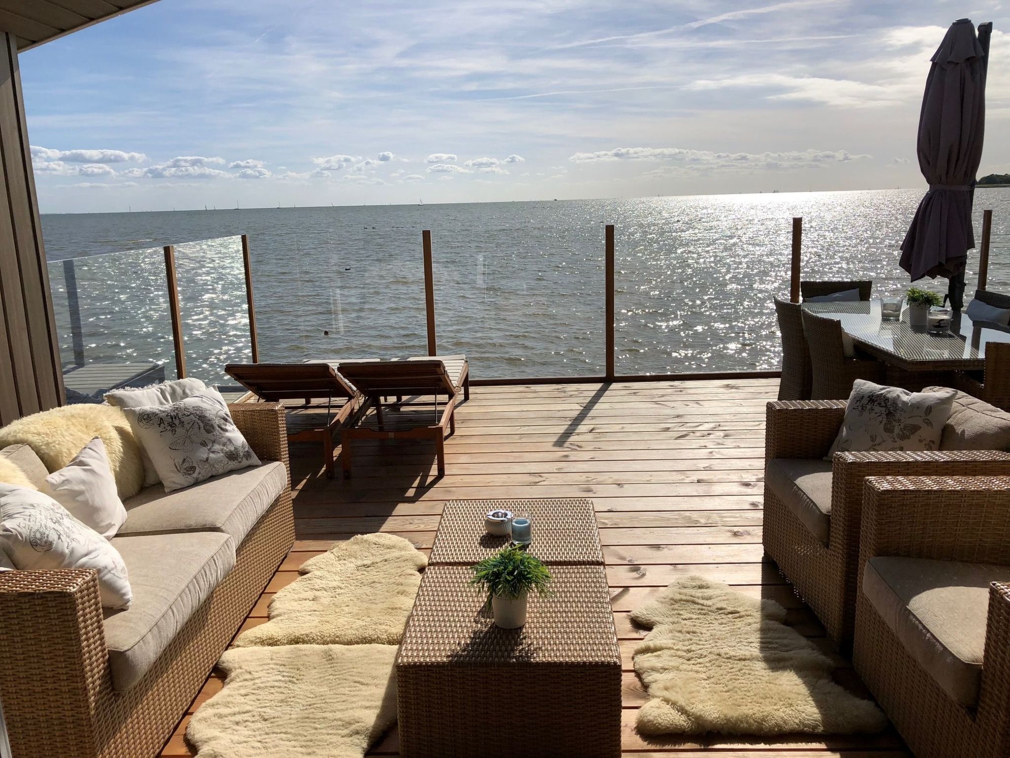 Chalet mit Wasserblick
