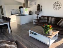 Luxe vrijstaande bungalow aan het IJsselmeer in Bovenkarspel - thumbnail 6