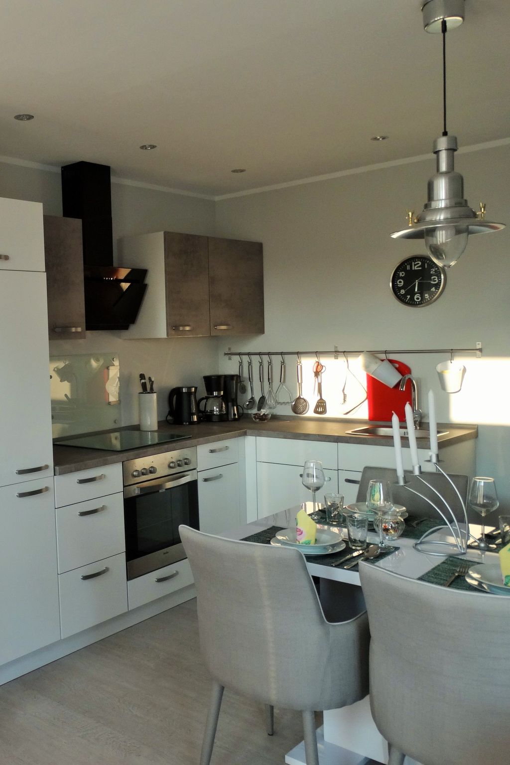 Schönes Ferienhaus in Wervershoof mit Garten, Grill und Terrasse