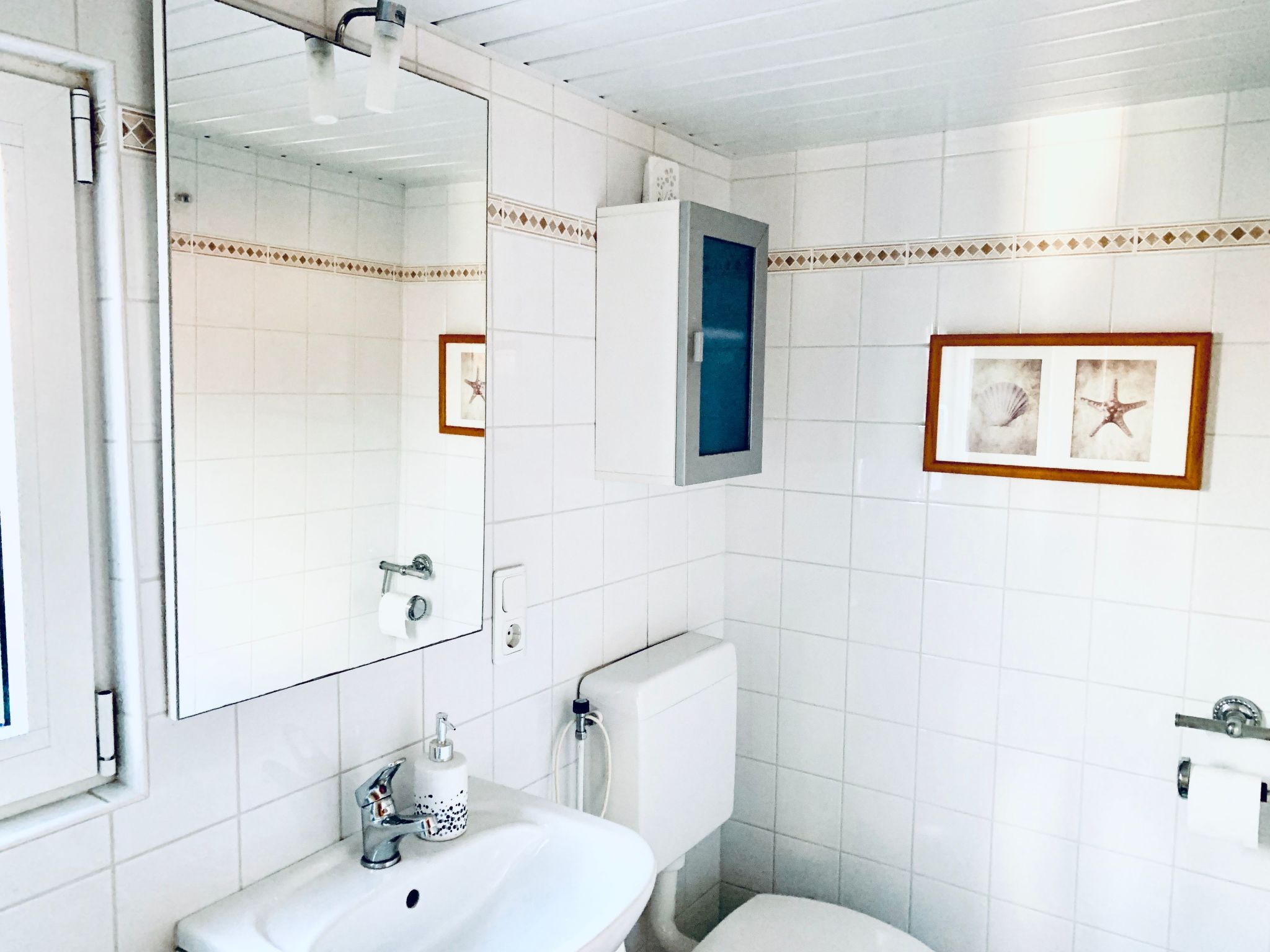 Balu-Image-tags.info