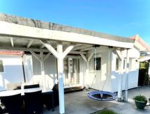 Luna: Sfeervolle bungalow aan het water in Wervershoof - thumbnail 1