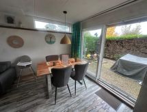 Knusse bungalow in Wervershoof: rust, water en hond mag mee - thumbnail 2